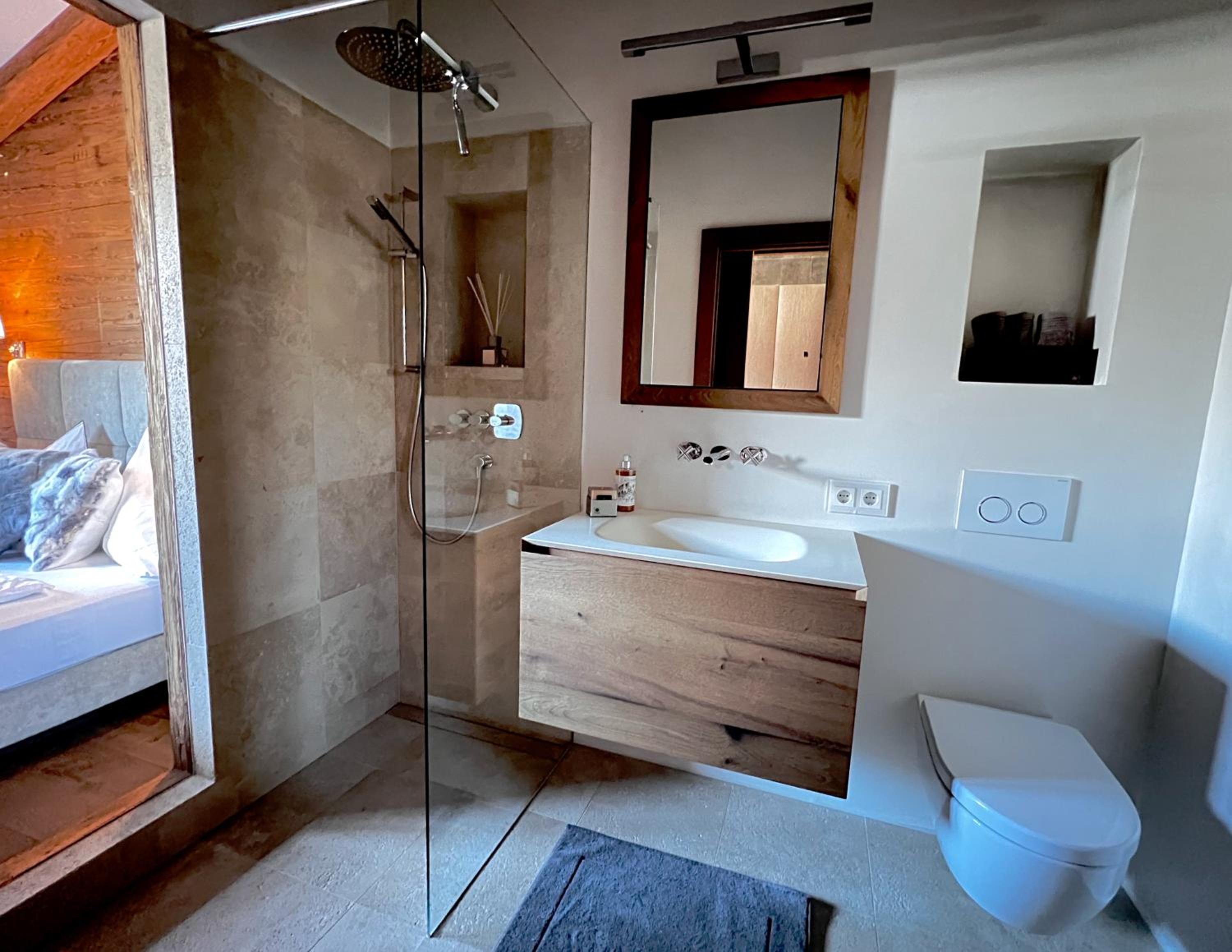 HIDEAWAY DESIGN CHALET by Belle Stay
