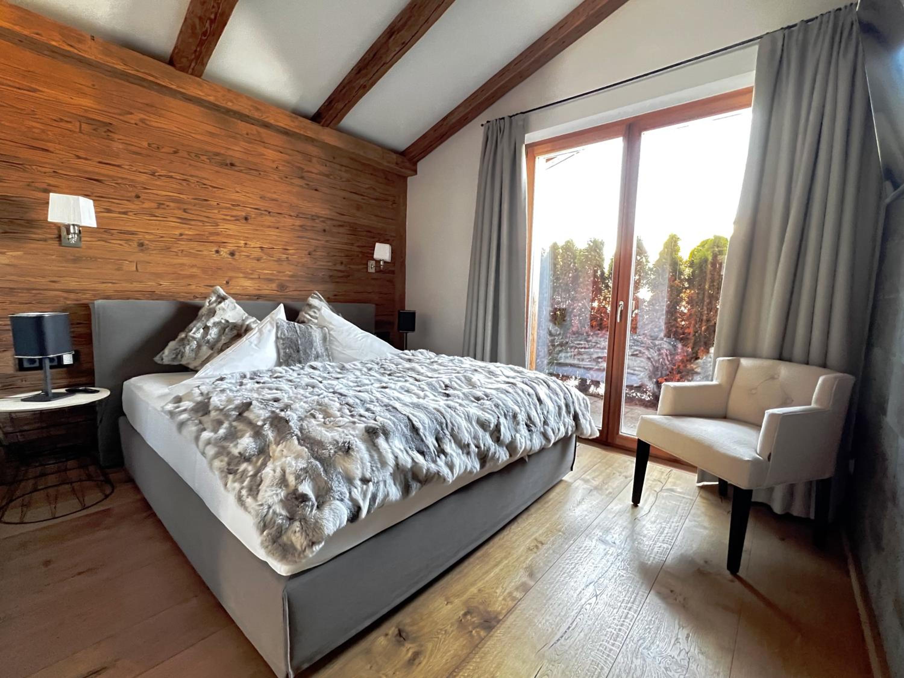 HIDEAWAY DESIGN CHALET by Belle Stay