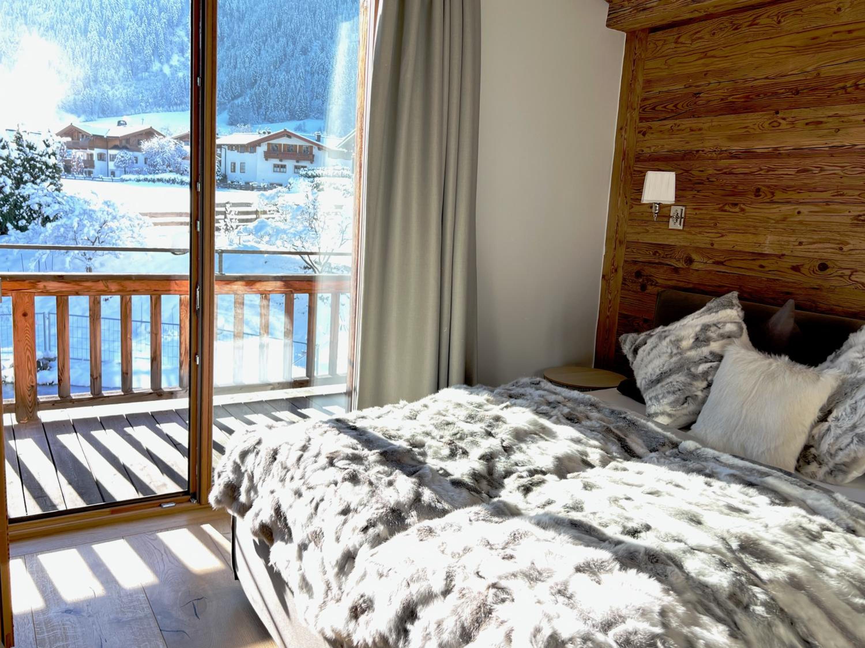 HIDEAWAY DESIGN CHALET by Belle Stay