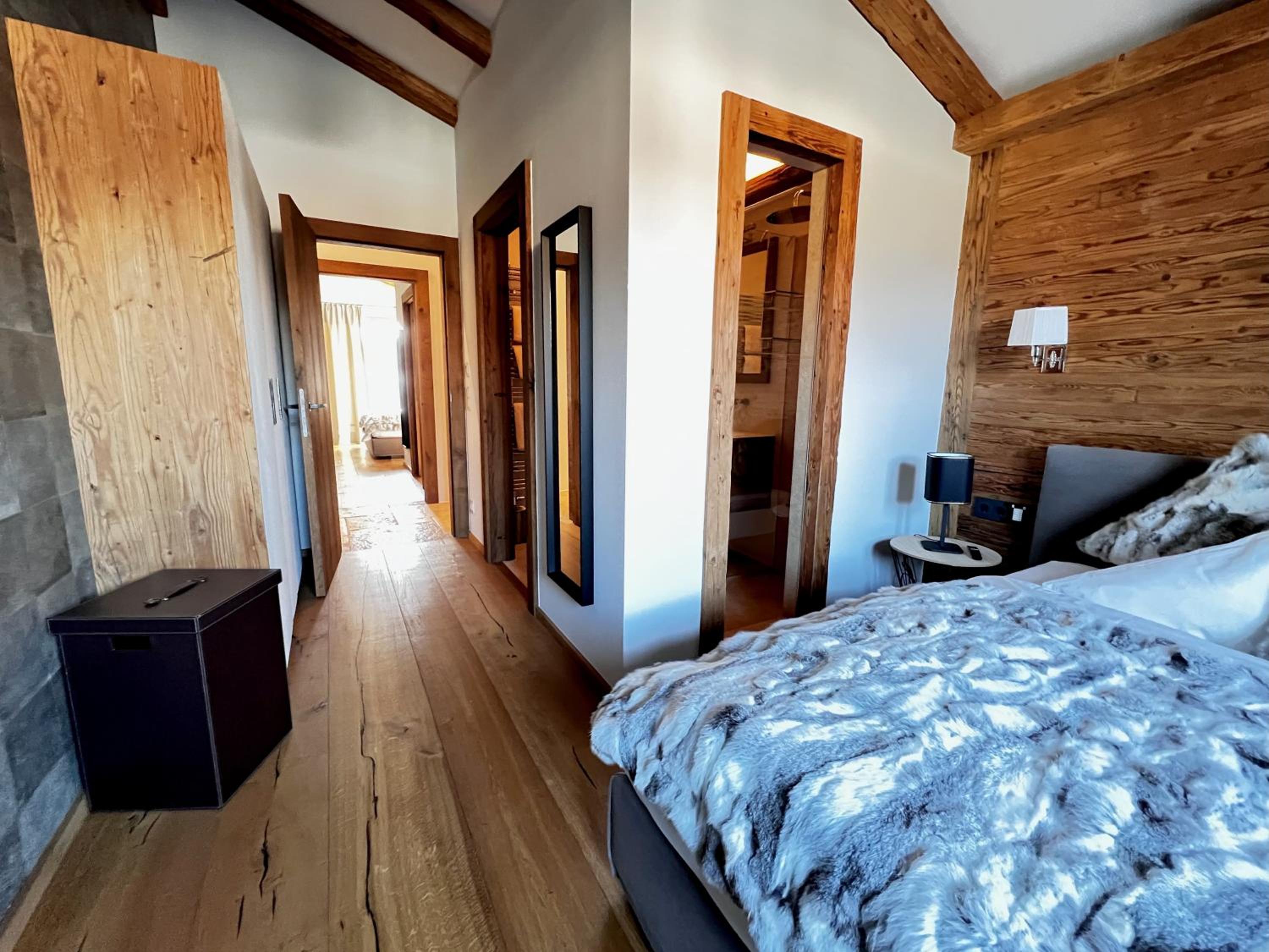 HIDEAWAY DESIGN CHALET by Belle Stay
