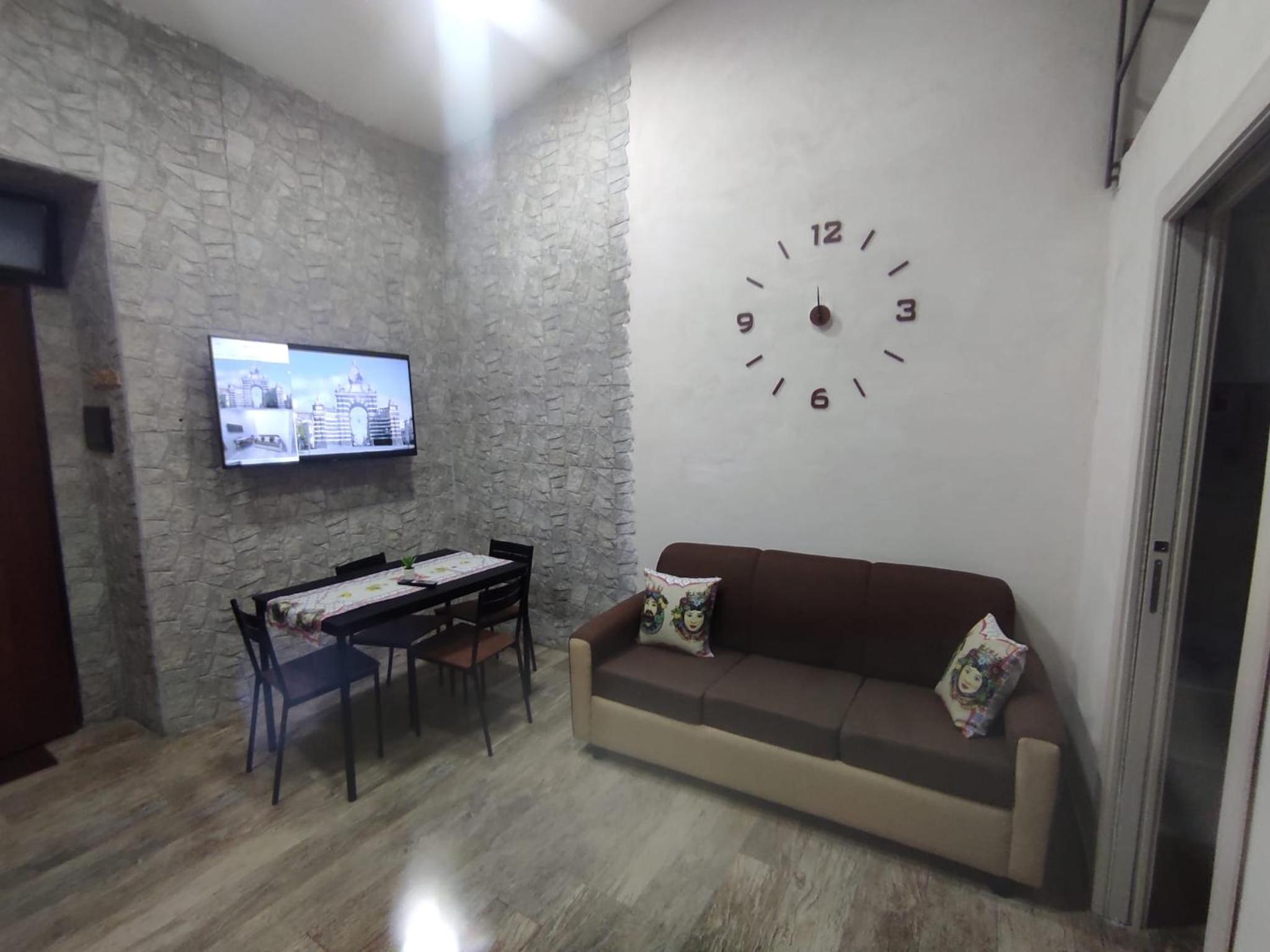 TAPIA'S ROOMS one view 2