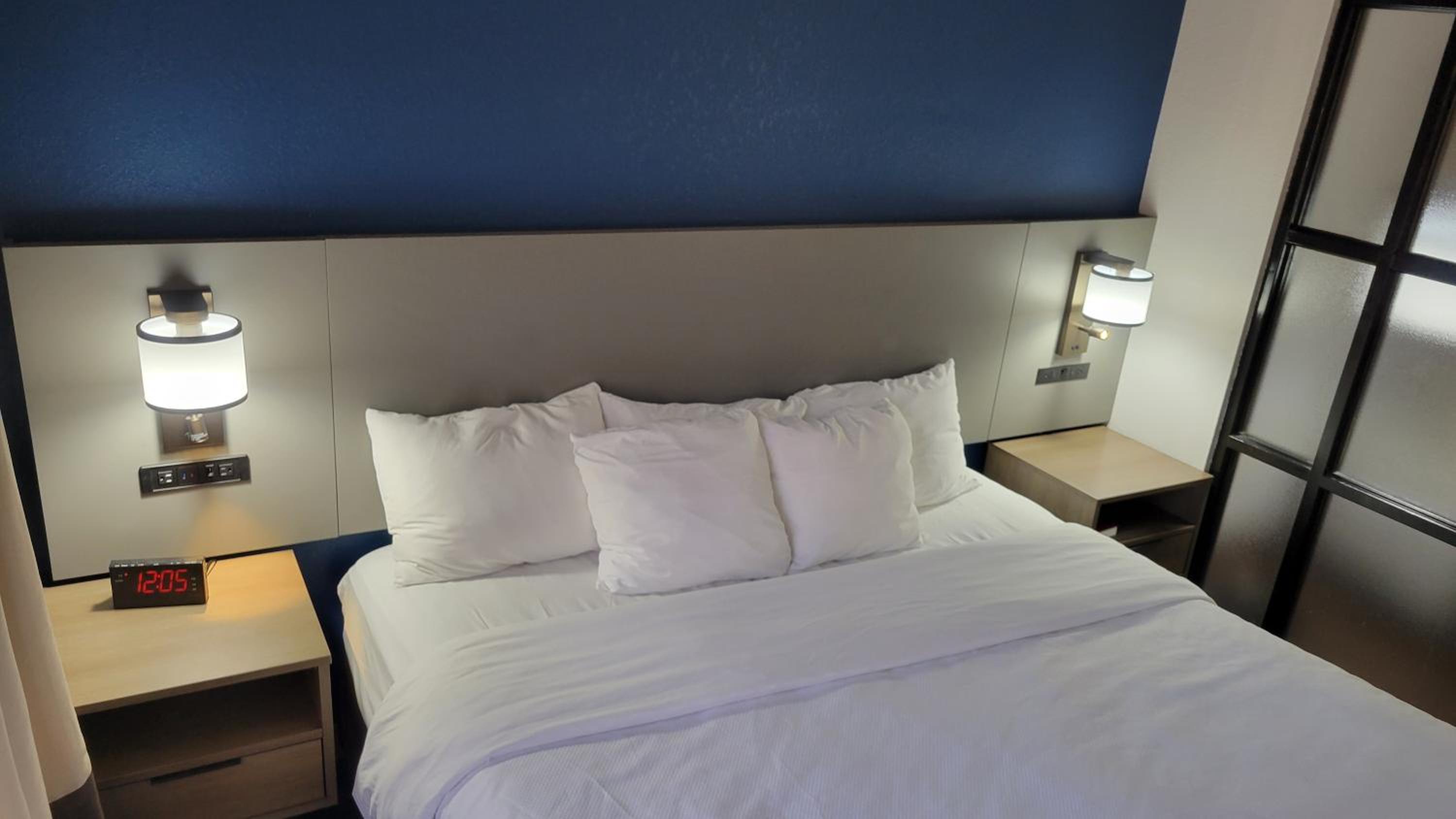 Macon Vacations - Comfort Suites - Property Image 2