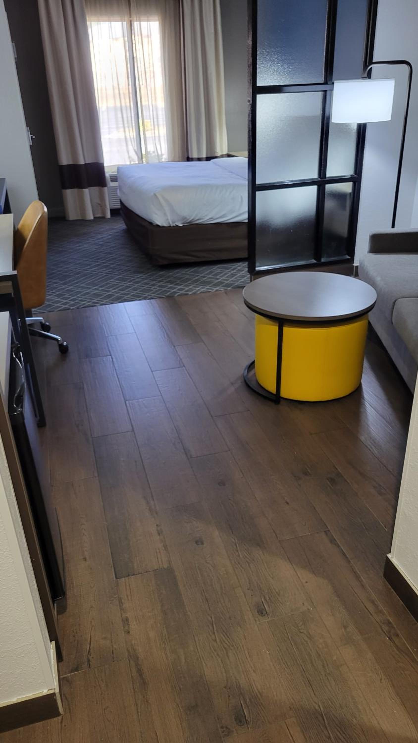 Macon Vacations - Comfort Suites - Property Image 13