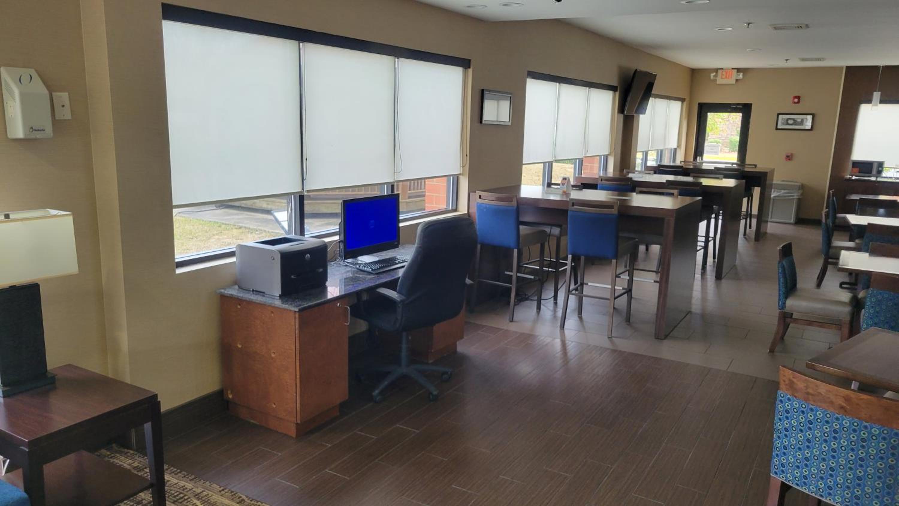 Macon Vacations - Comfort Suites - Property Image 24
