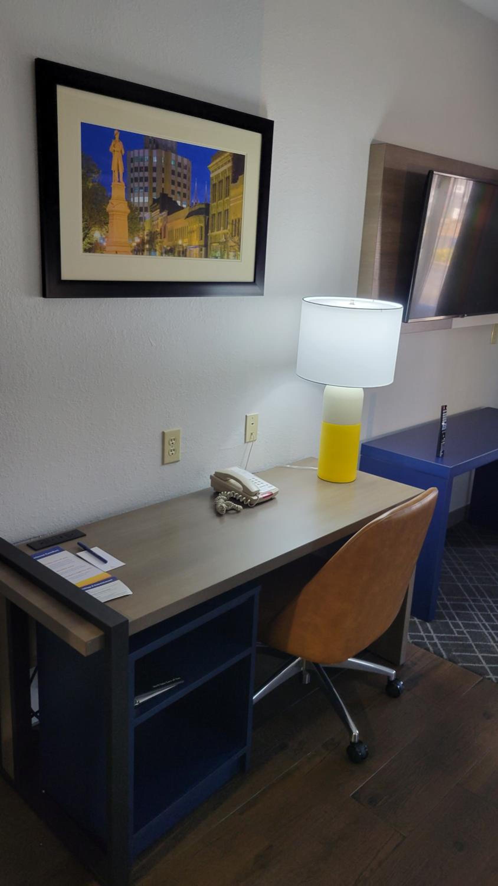 Macon Vacations - Comfort Suites - Property Image 25