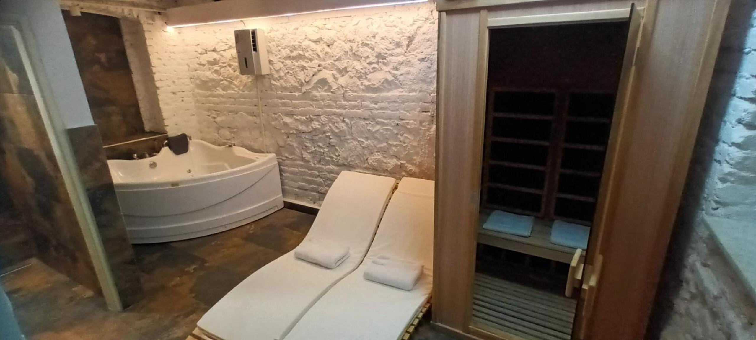 Old Café Spa Apartment - Unique space view 3