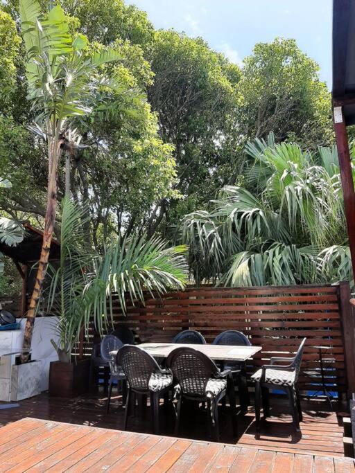 Tropical 4 Bedroom 3 bathroom 8 to 10 sleeper Holiday Getaway