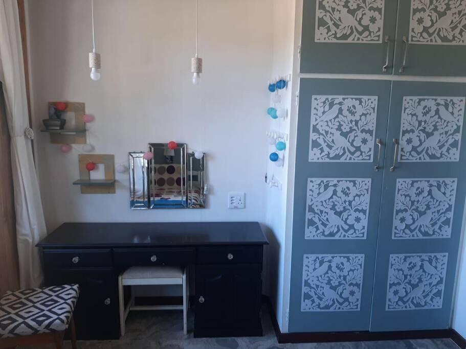 Tropical 4 Bedroom 3 bathroom 8 to 10 sleeper Holiday Getaway