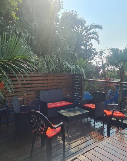 Tropical 4 Bedroom 3 bathroom 8 to 10 sleeper Holiday Getaway