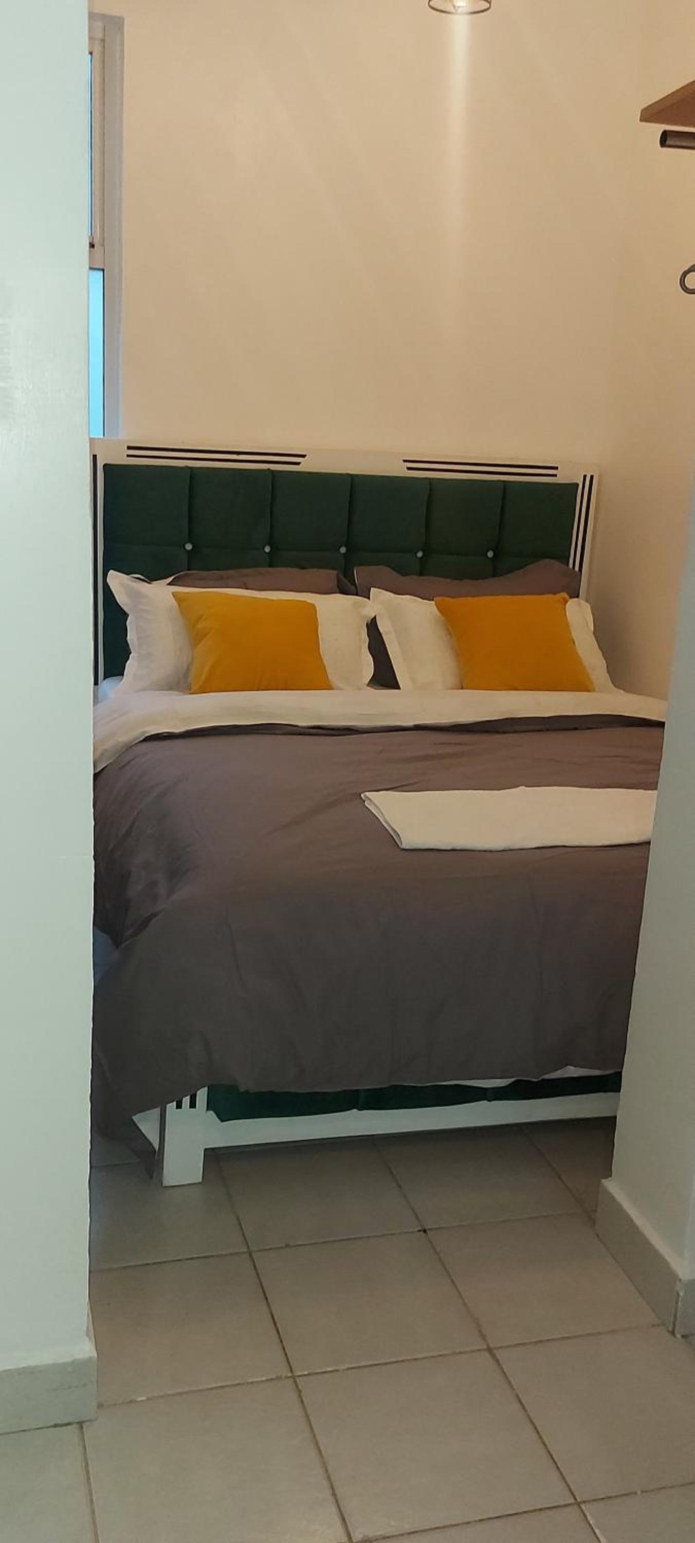Hipsonic Studio Apartment RaceCourse Gardens