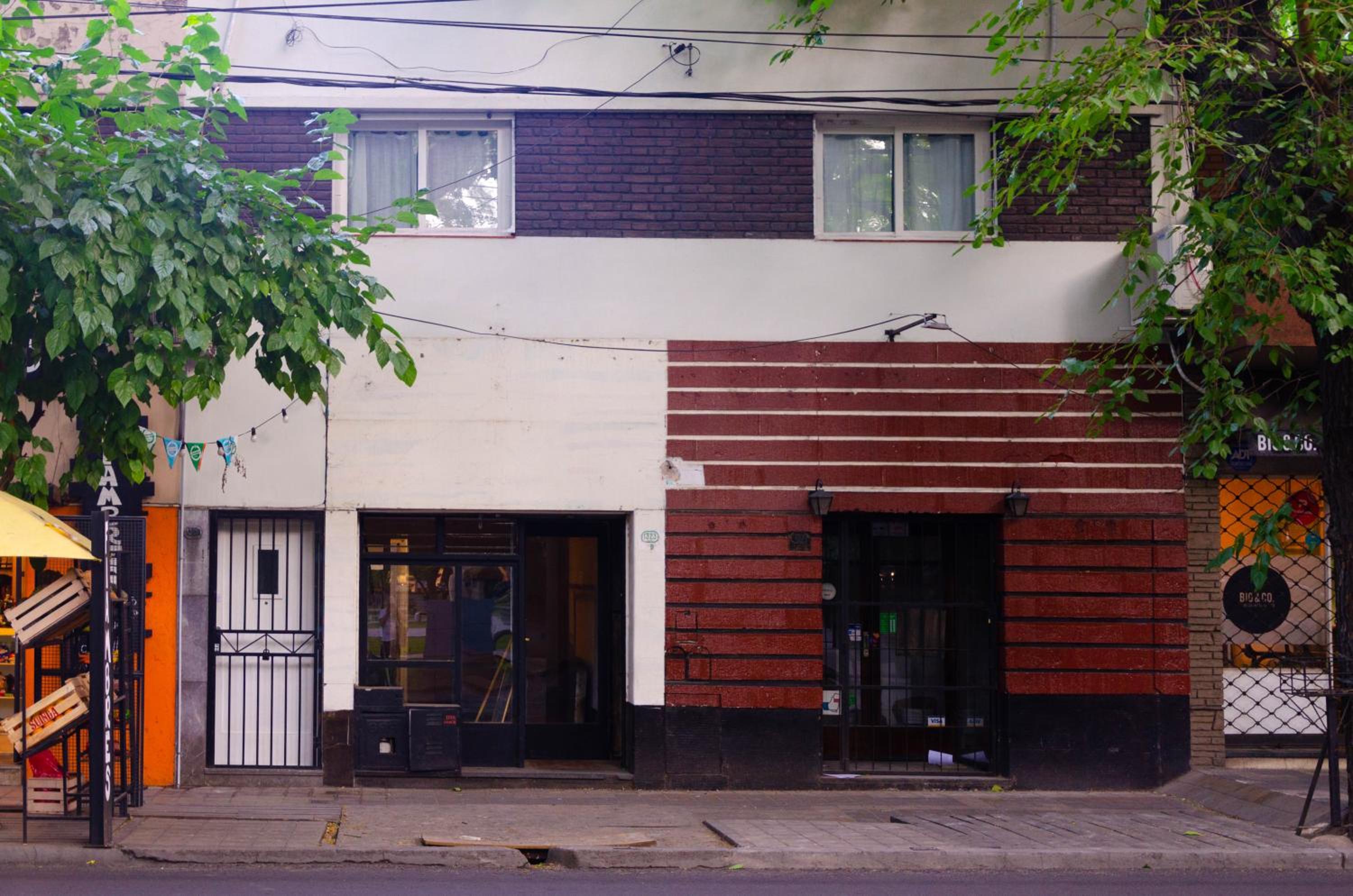 !!CENTRAL LOCATION!! full house 6 for persons