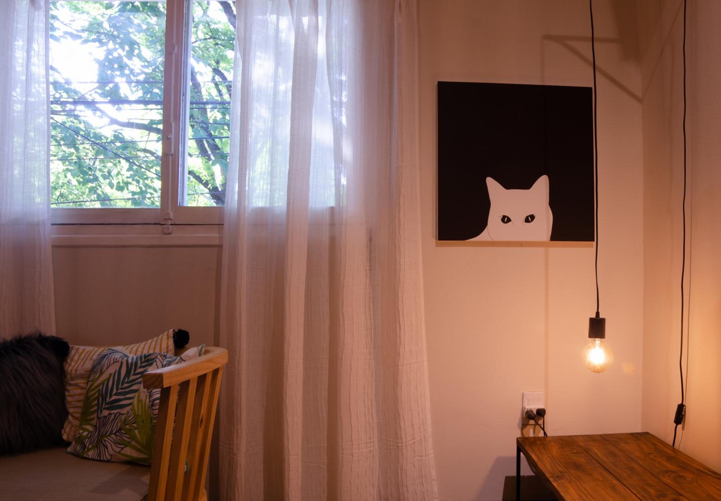 !!CENTRAL LOCATION!! full house 6 for persons