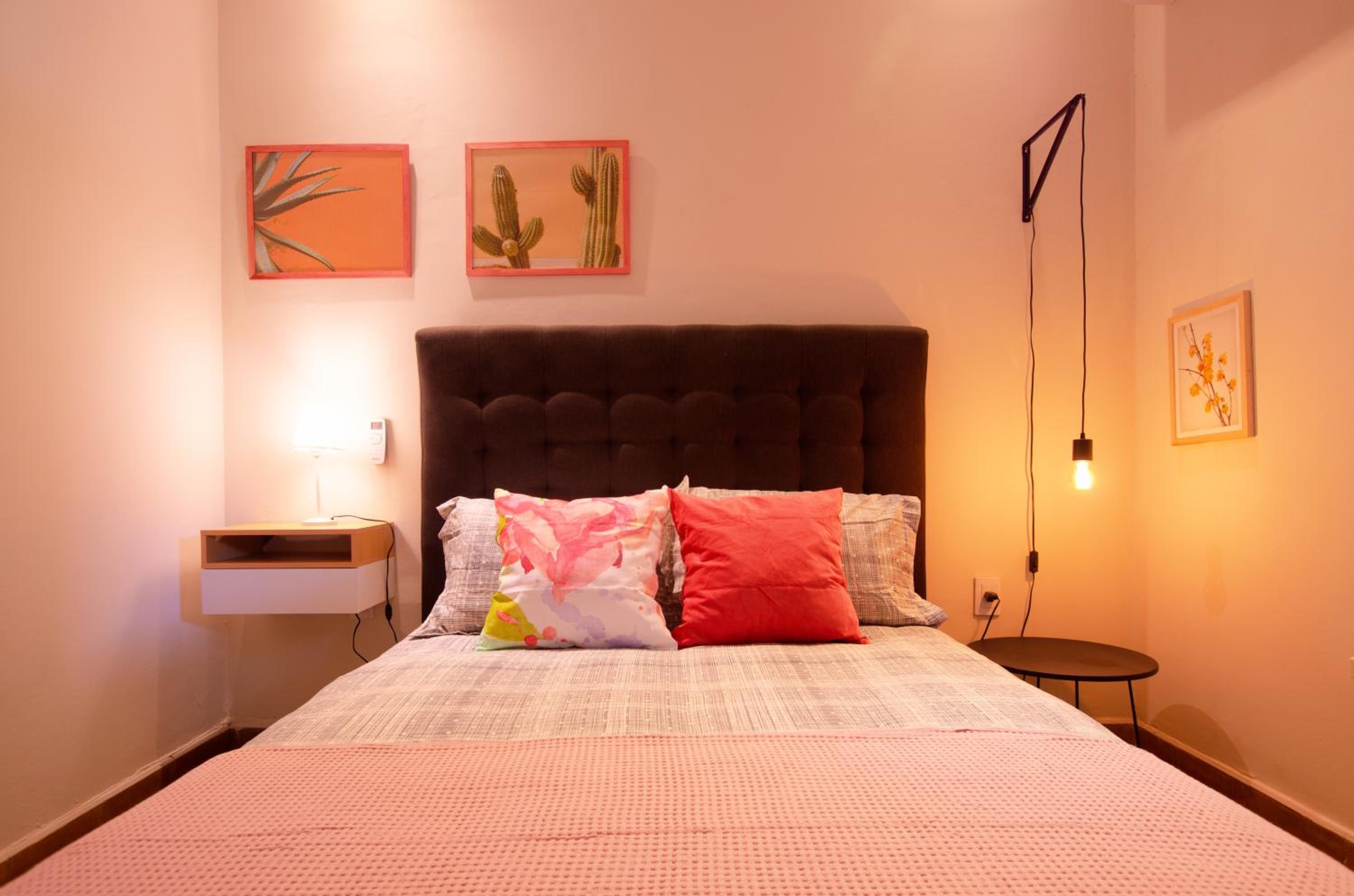!!CENTRAL LOCATION!! full house 6 for persons