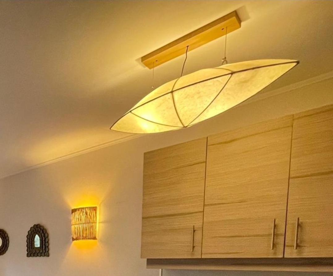 Departamento boutique en entorno nativo.
