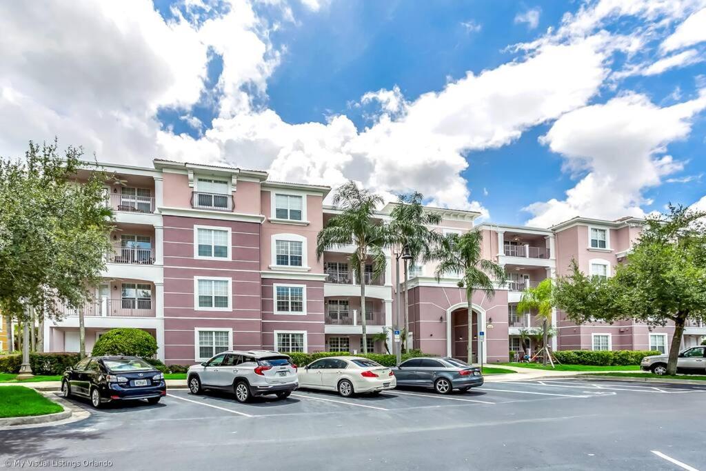 Stylish Vista Cay Lakeview Nirvana Near all Theme Parks, and walk to the Convention Center
