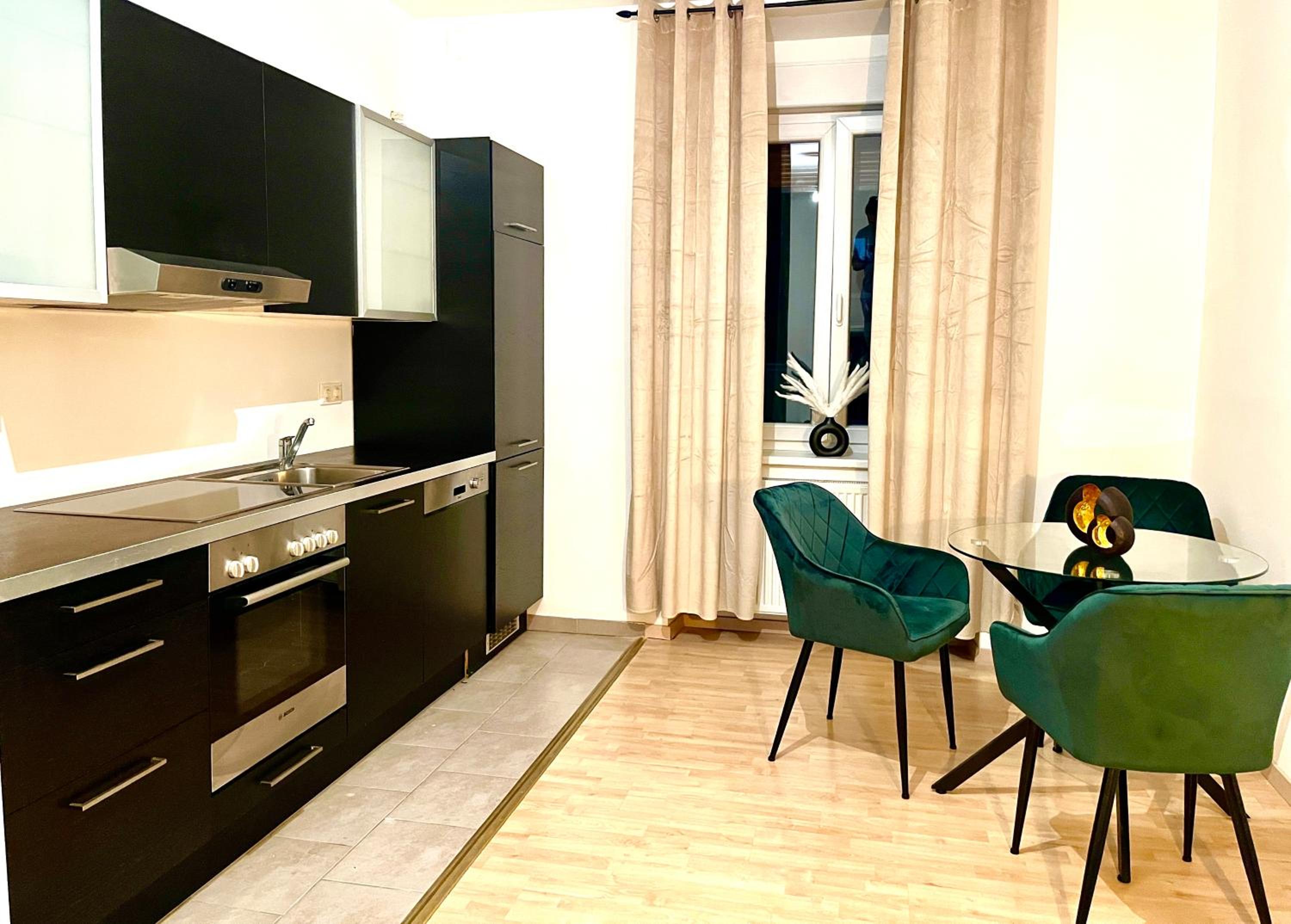 Comfy & Warm City Apartment - Self Check-in