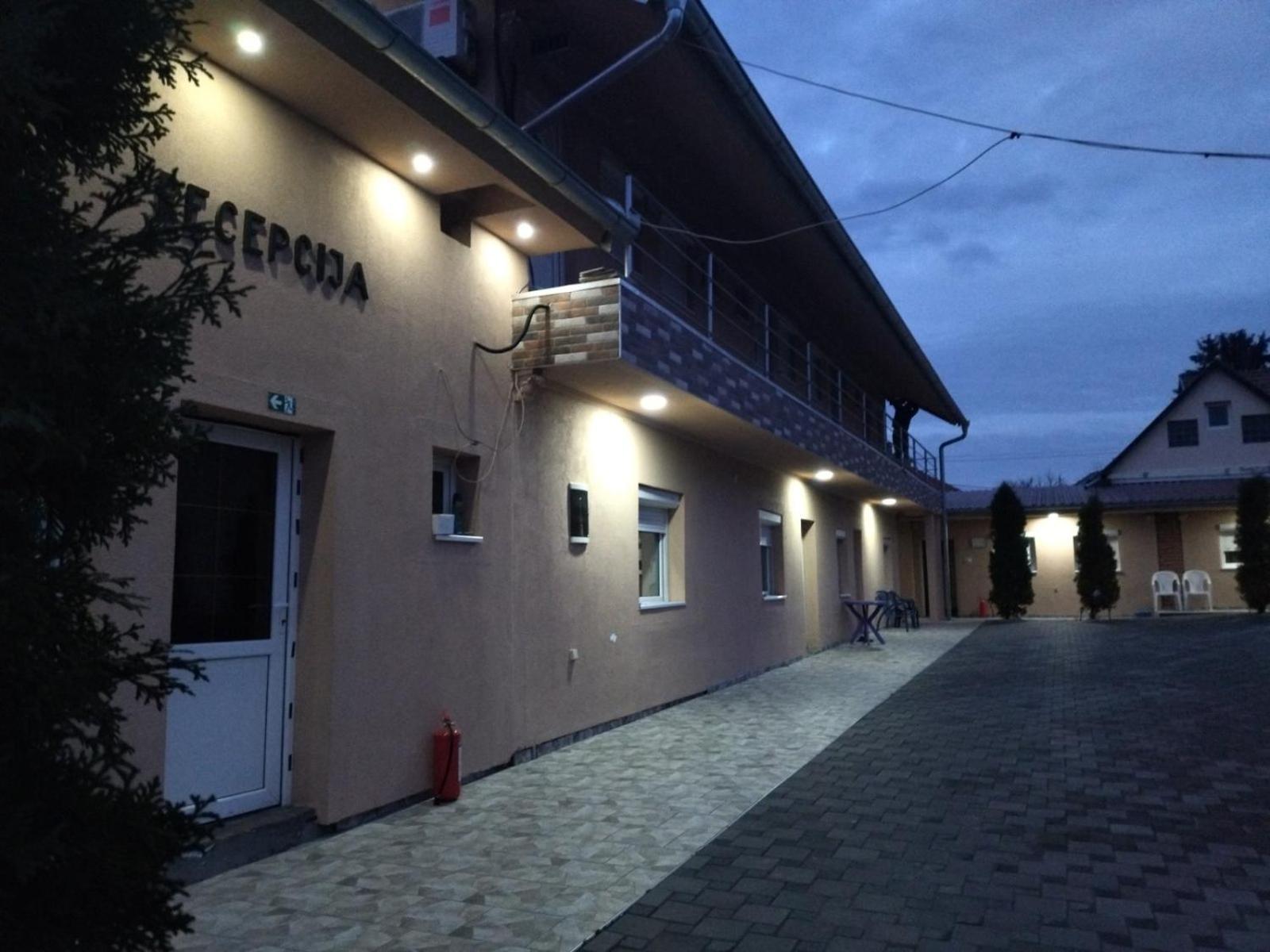 Photo 11