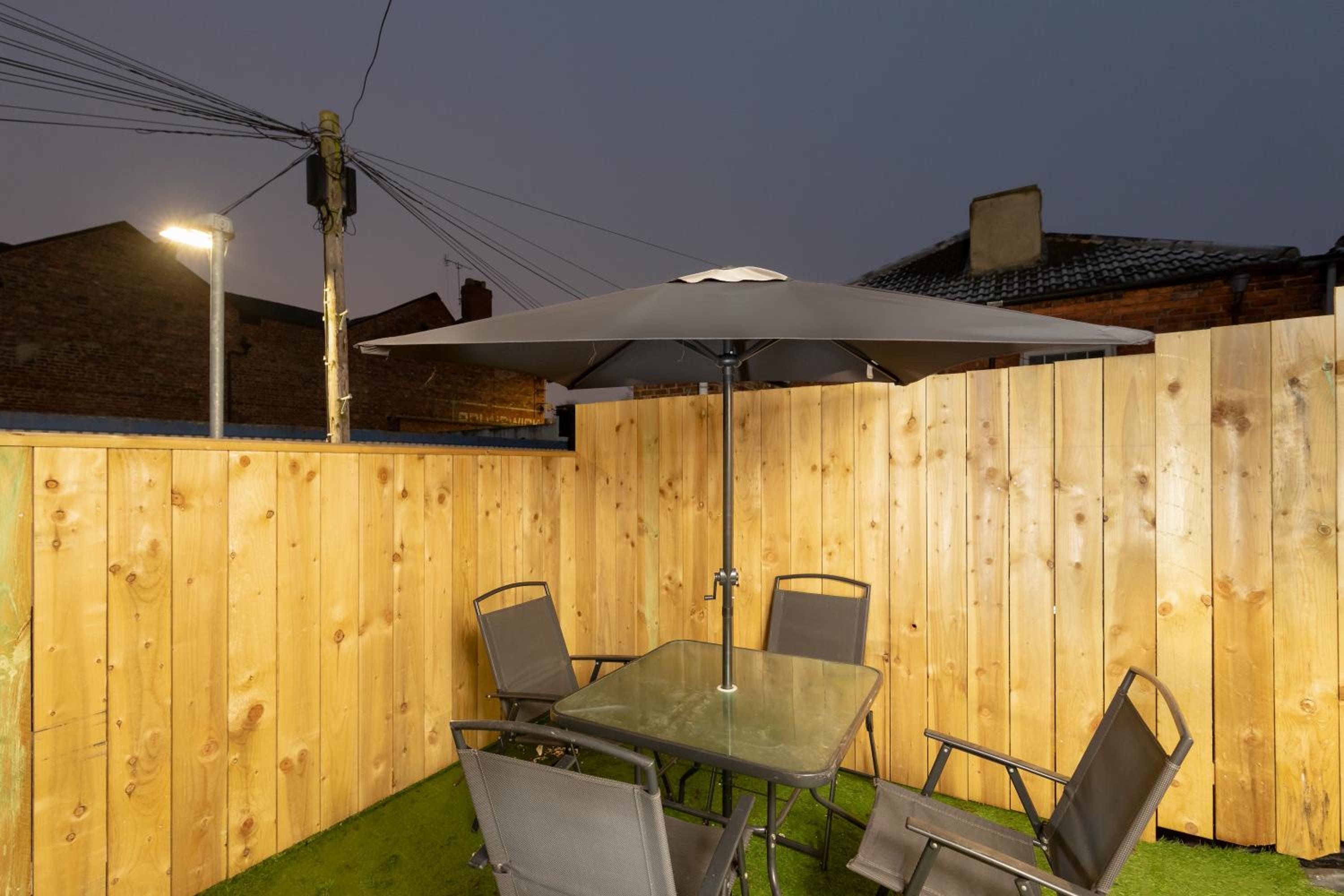 Central Roof Terrace Apartment