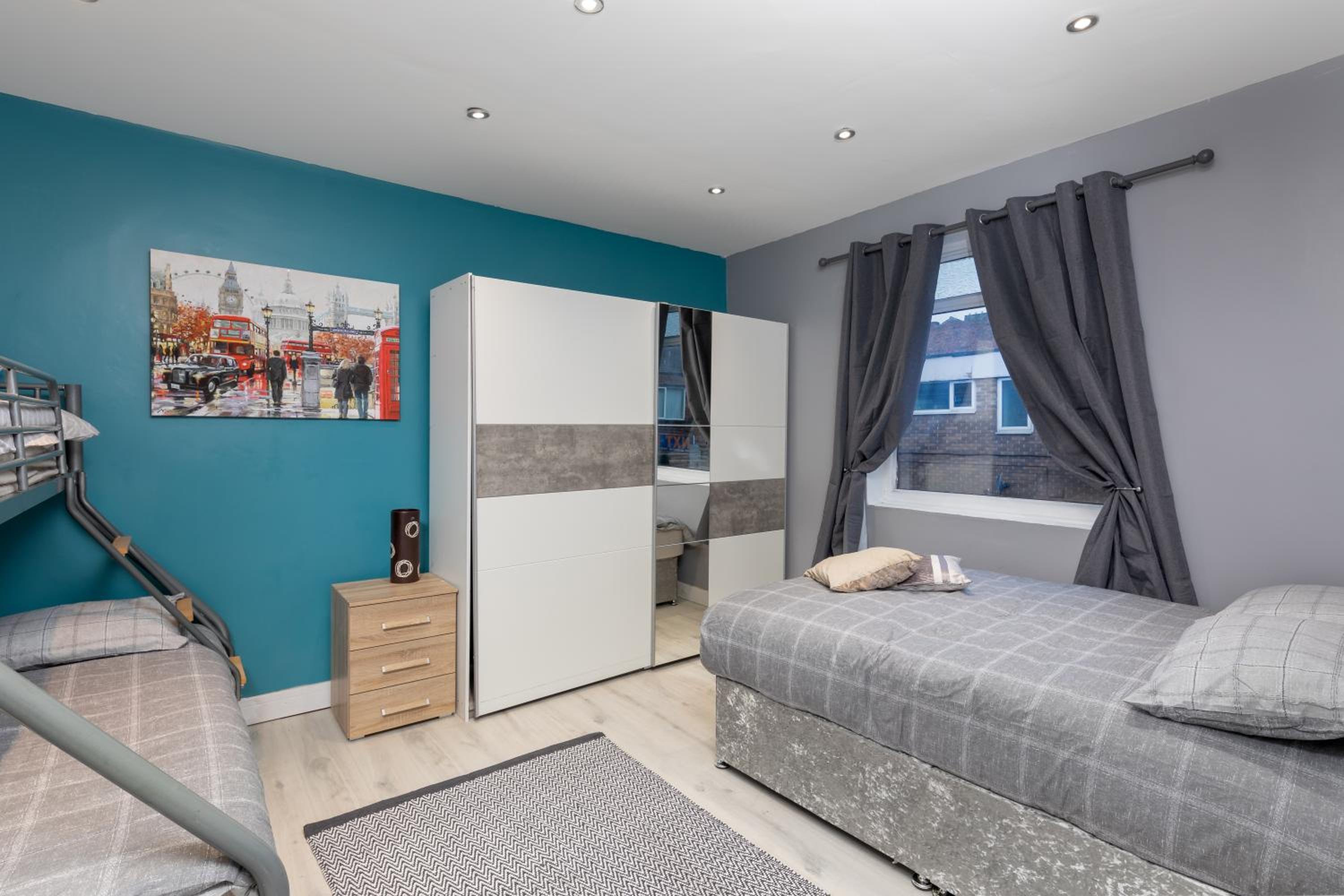 Central Roof Terrace Apartment