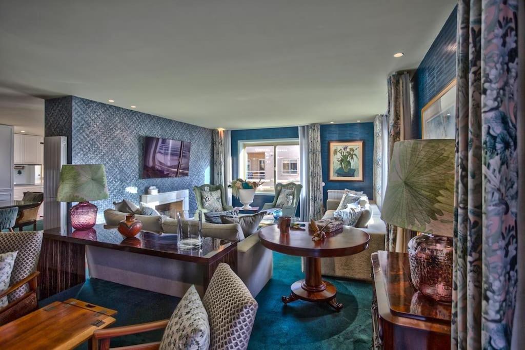 Oscar Chalupsky Apartment view 3