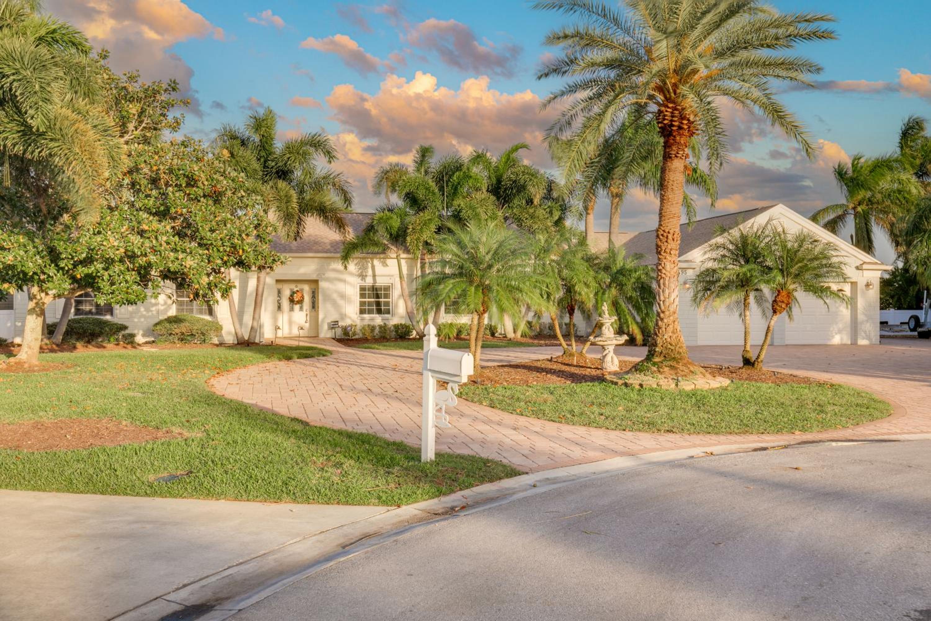 Amazing Waterfront House with Pool in Indian Rocks Beach!