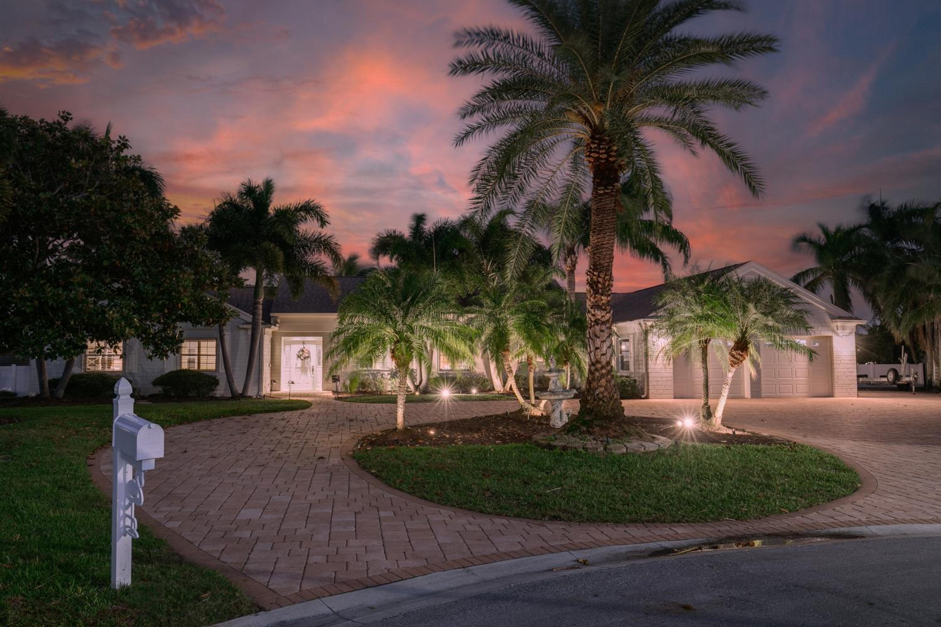 Amazing Waterfront House with Pool in Indian Rocks Beach!