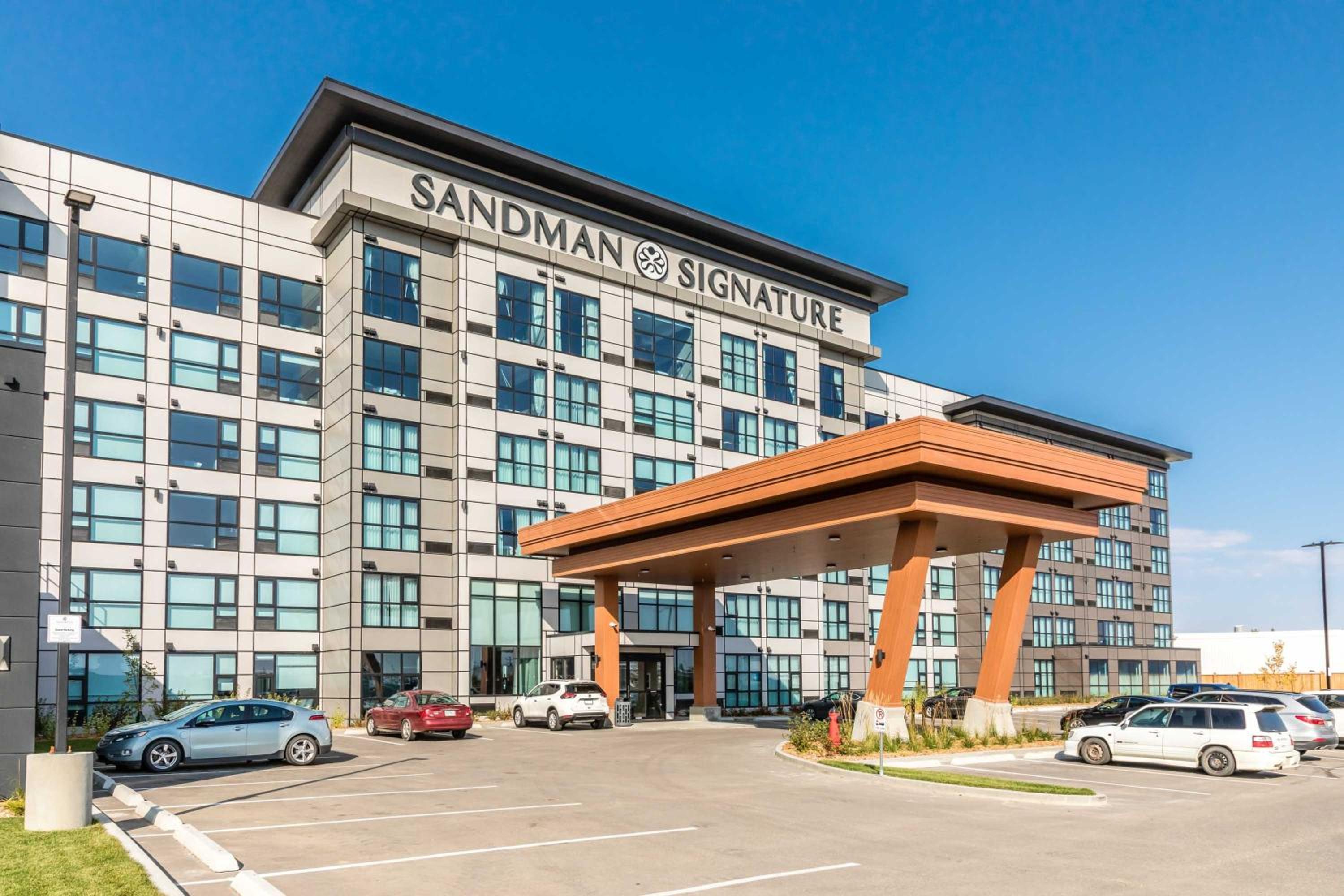Saskatoon Vacations - Sandman Signature Saskatoon South Hotel - Property Image 1