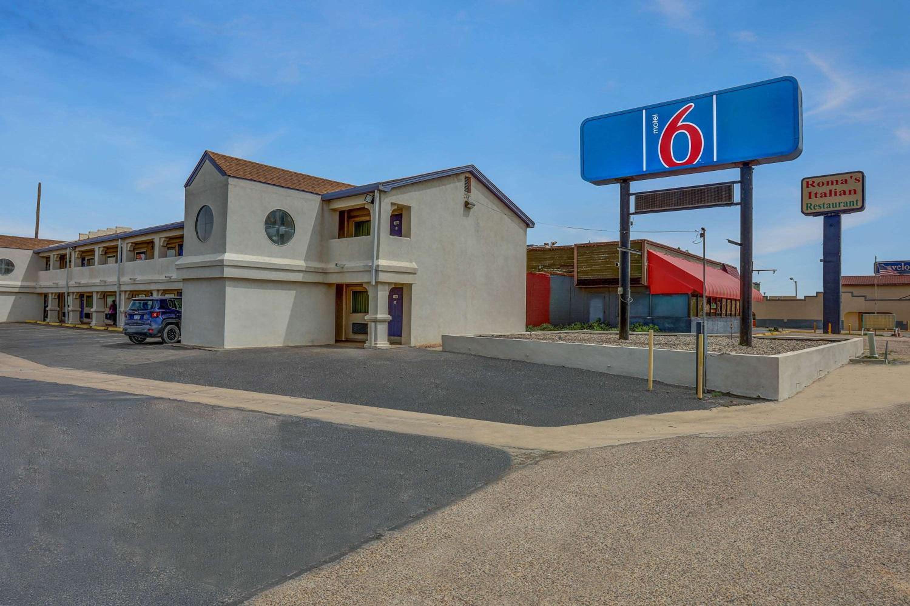 Clovis Vacations - Motel 6-Clovis, NM - Property Image 1