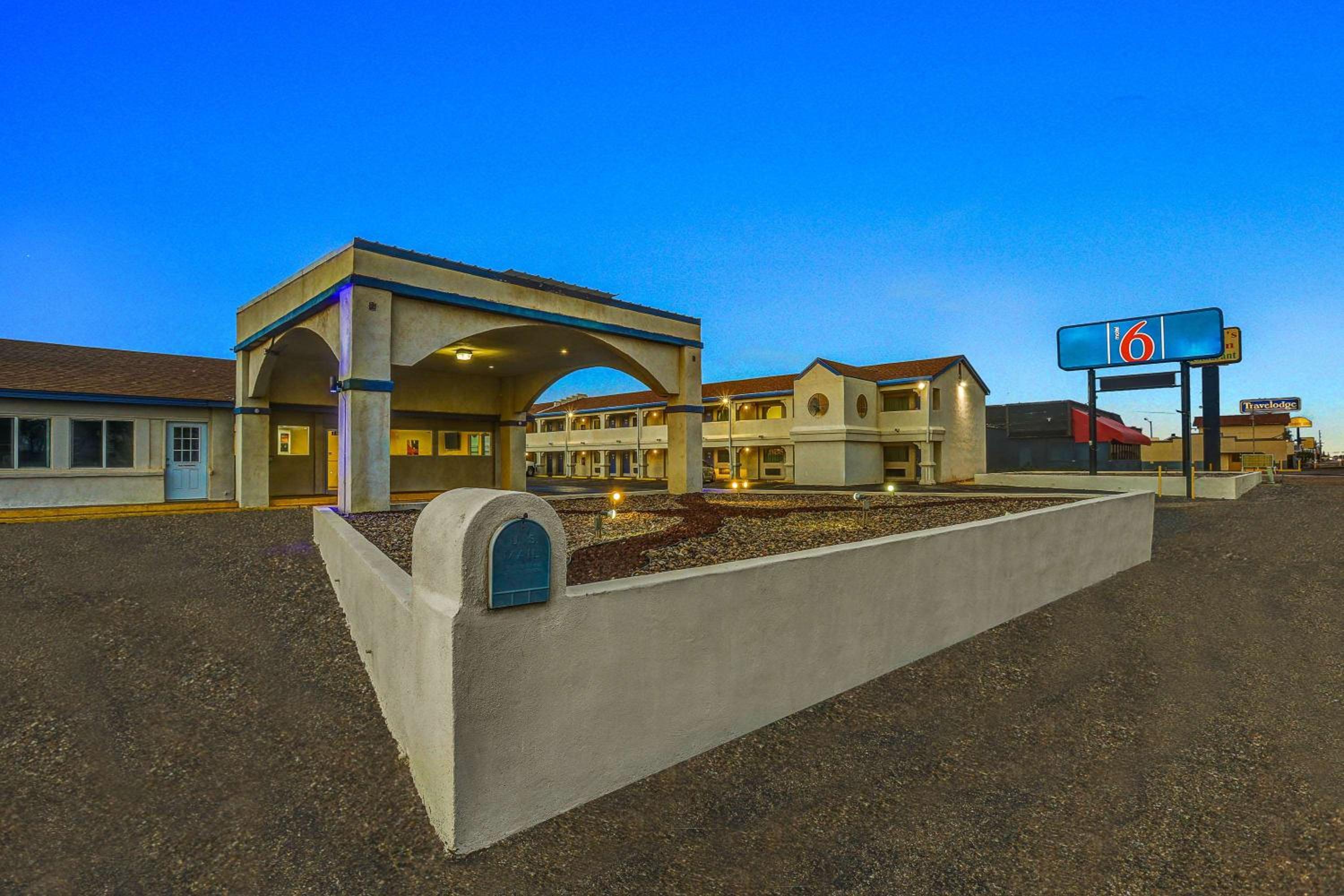 Clovis Vacations - Motel 6-Clovis, NM - Property Image 2