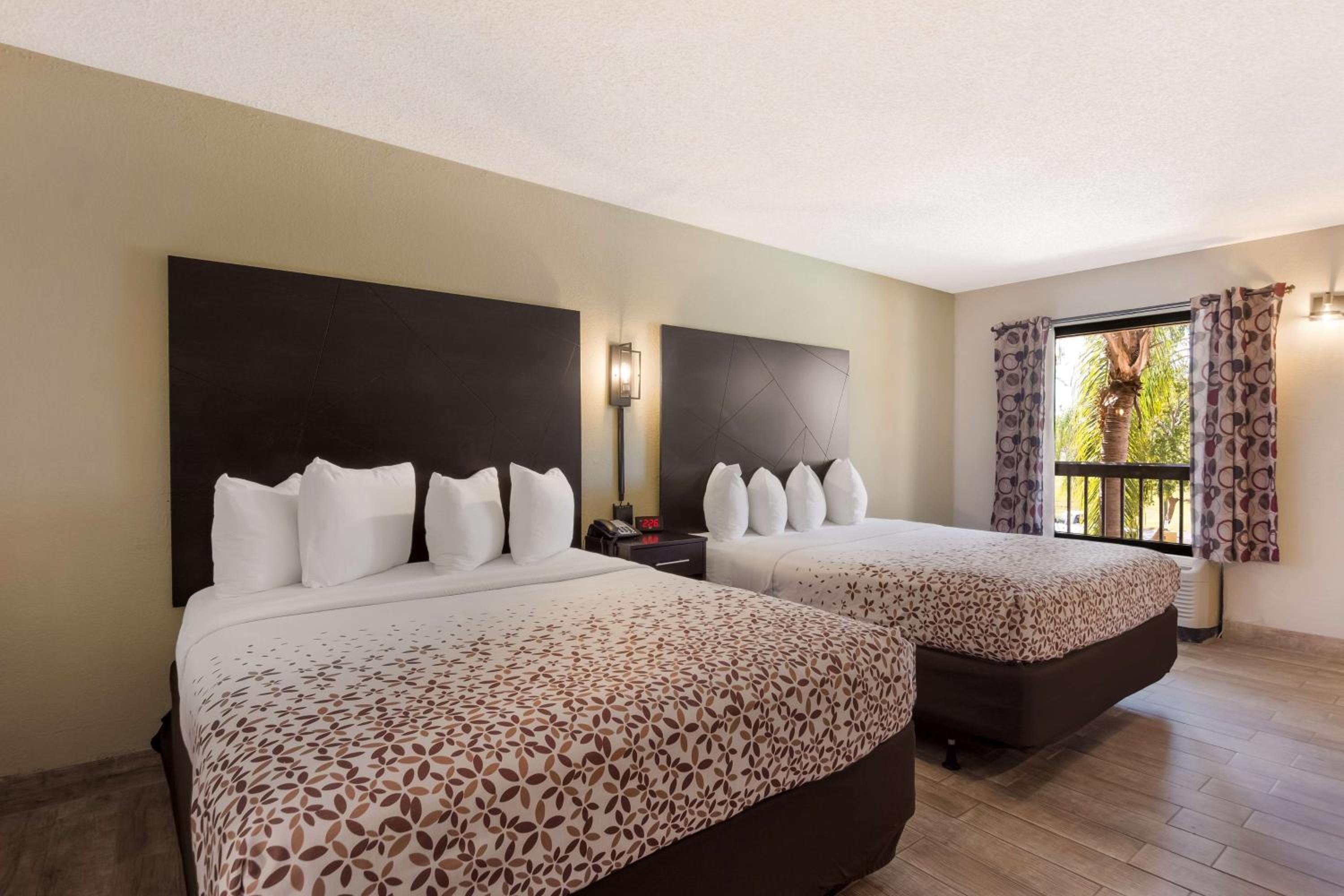 SureStay Hotel by Best Western St Pete Clearwater Airport - Image 3