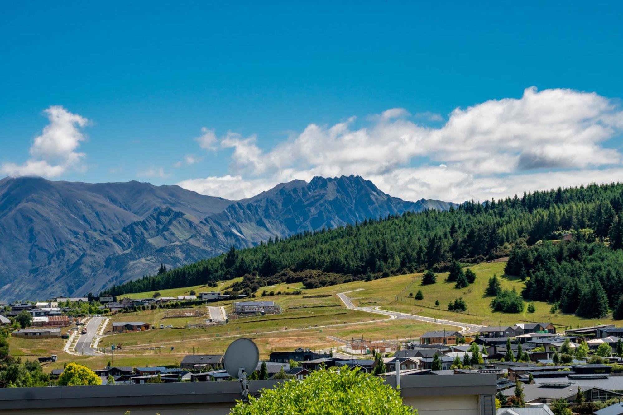 Views on Koru view 3