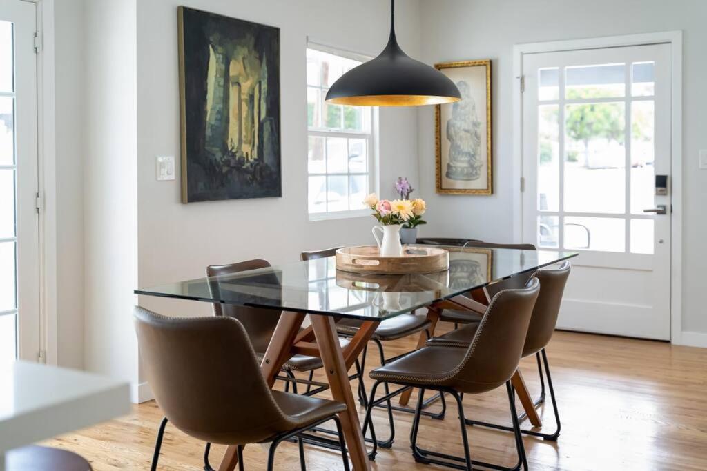 Fabulous New 4BR/3BA House in Mission Hills view 3