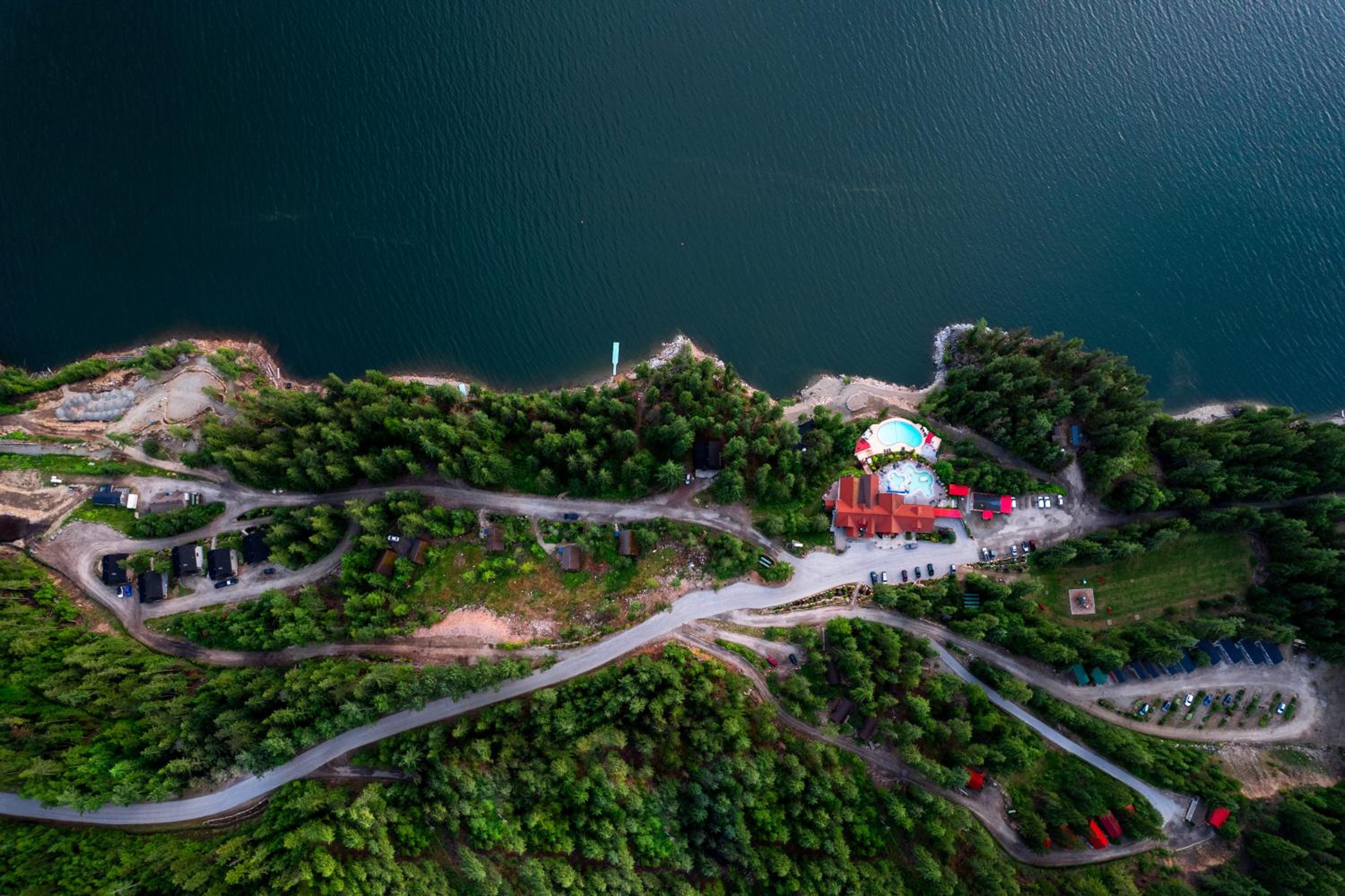 Halcyon Hot Springs Resort