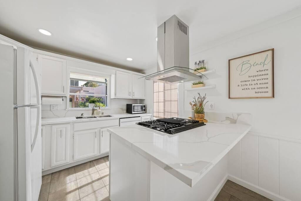 Charming Hillcrest/Mission Hills 3 BR + House view 5