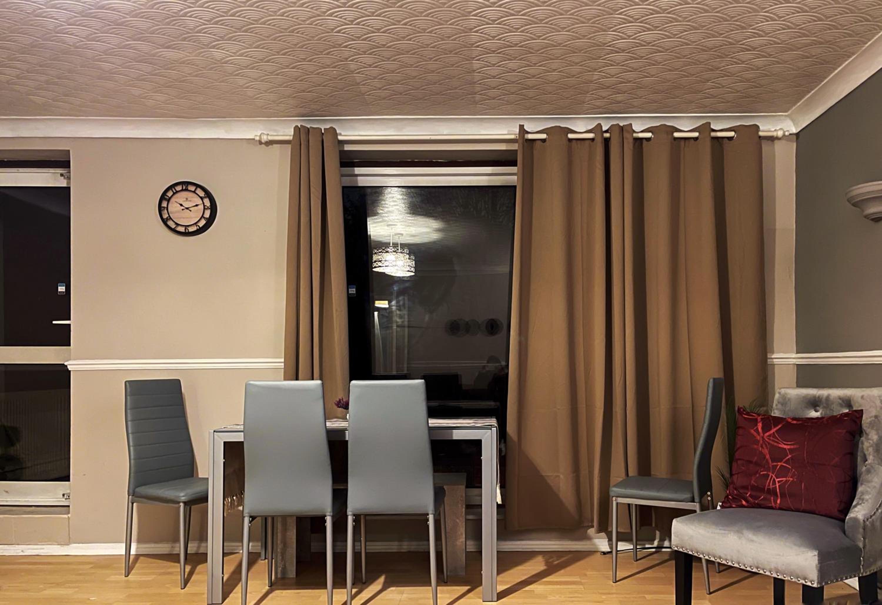 Vintage 3 Bedroom House near Catford - 1 Double Bed, 3 Single Beds, Max 5 people