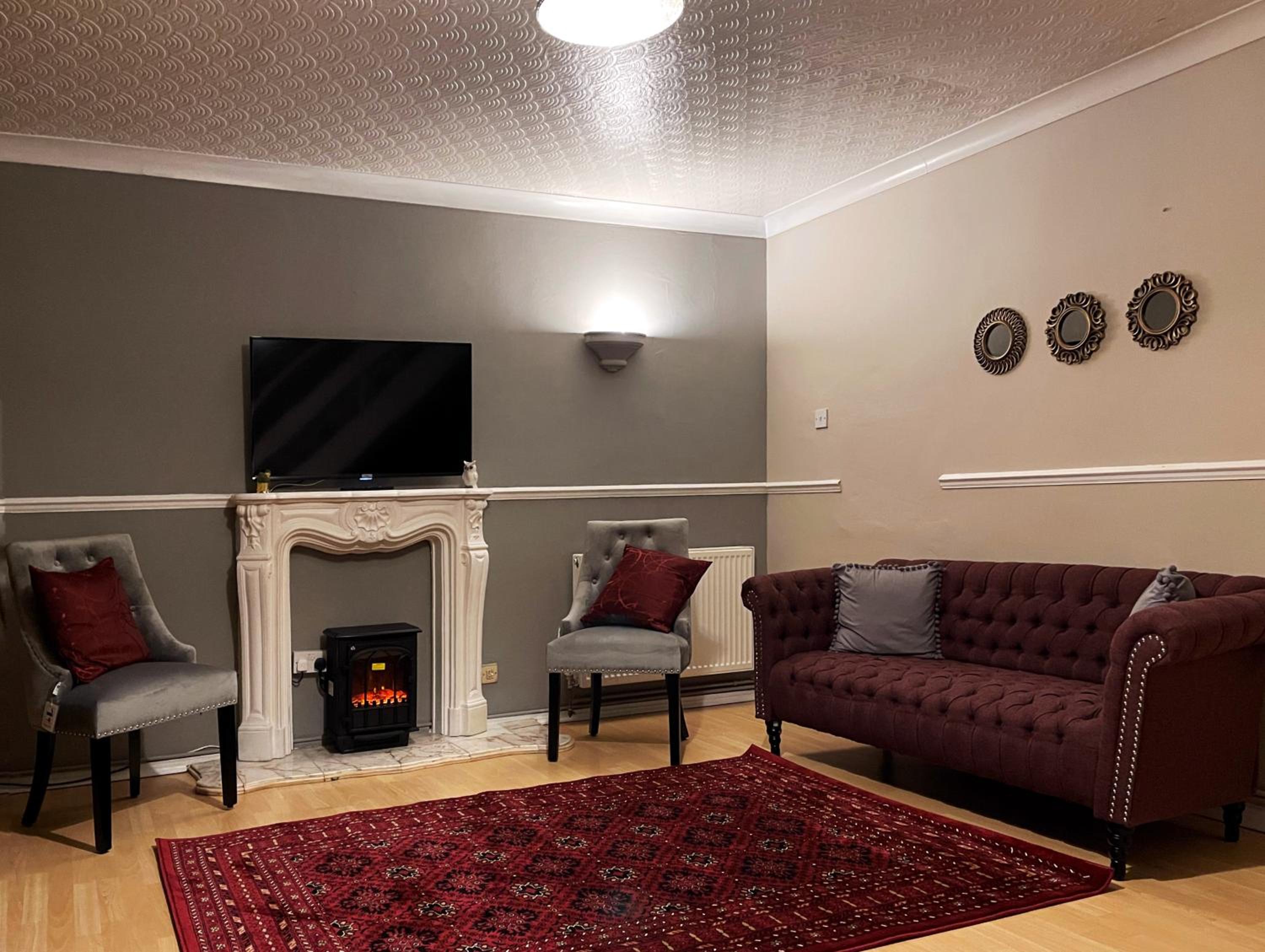 Vintage 3 Bedroom House near Catford - 1 Double Bed, 3 Single Beds, Max 5 people