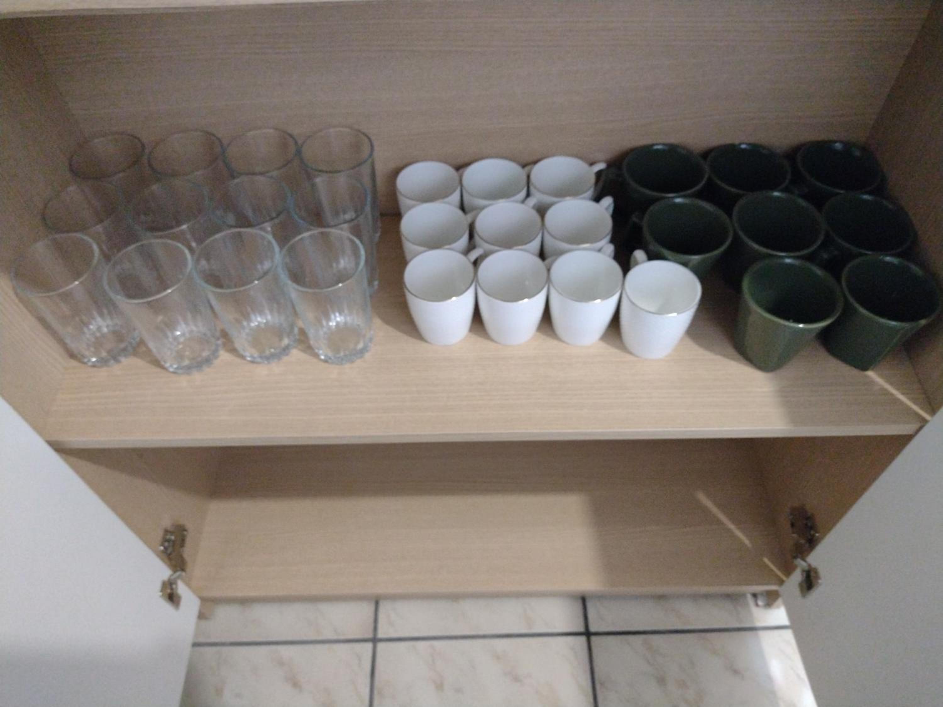 Apto 3 quartos e 2 banheiro.