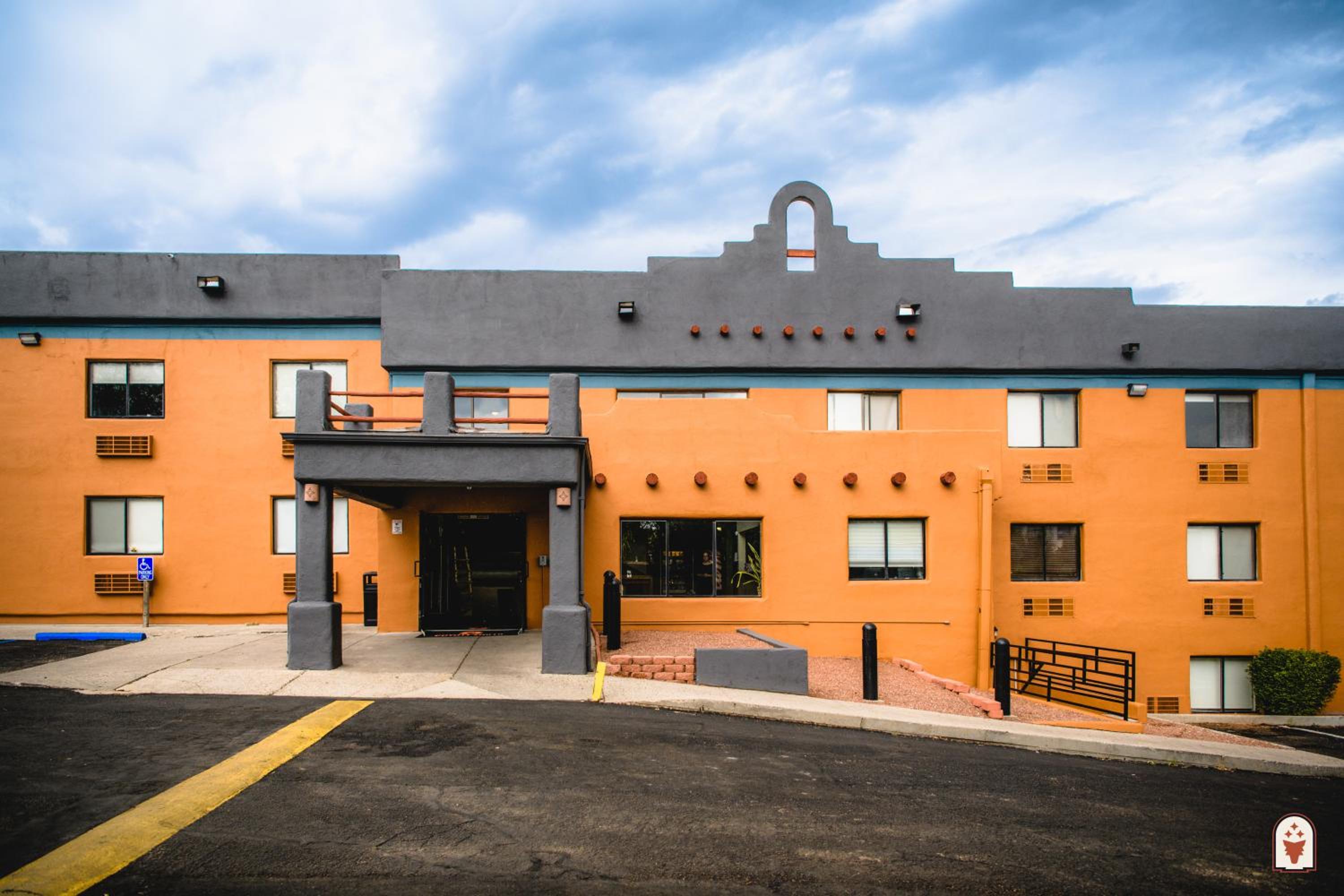 Hotel Coyote South - Image 1