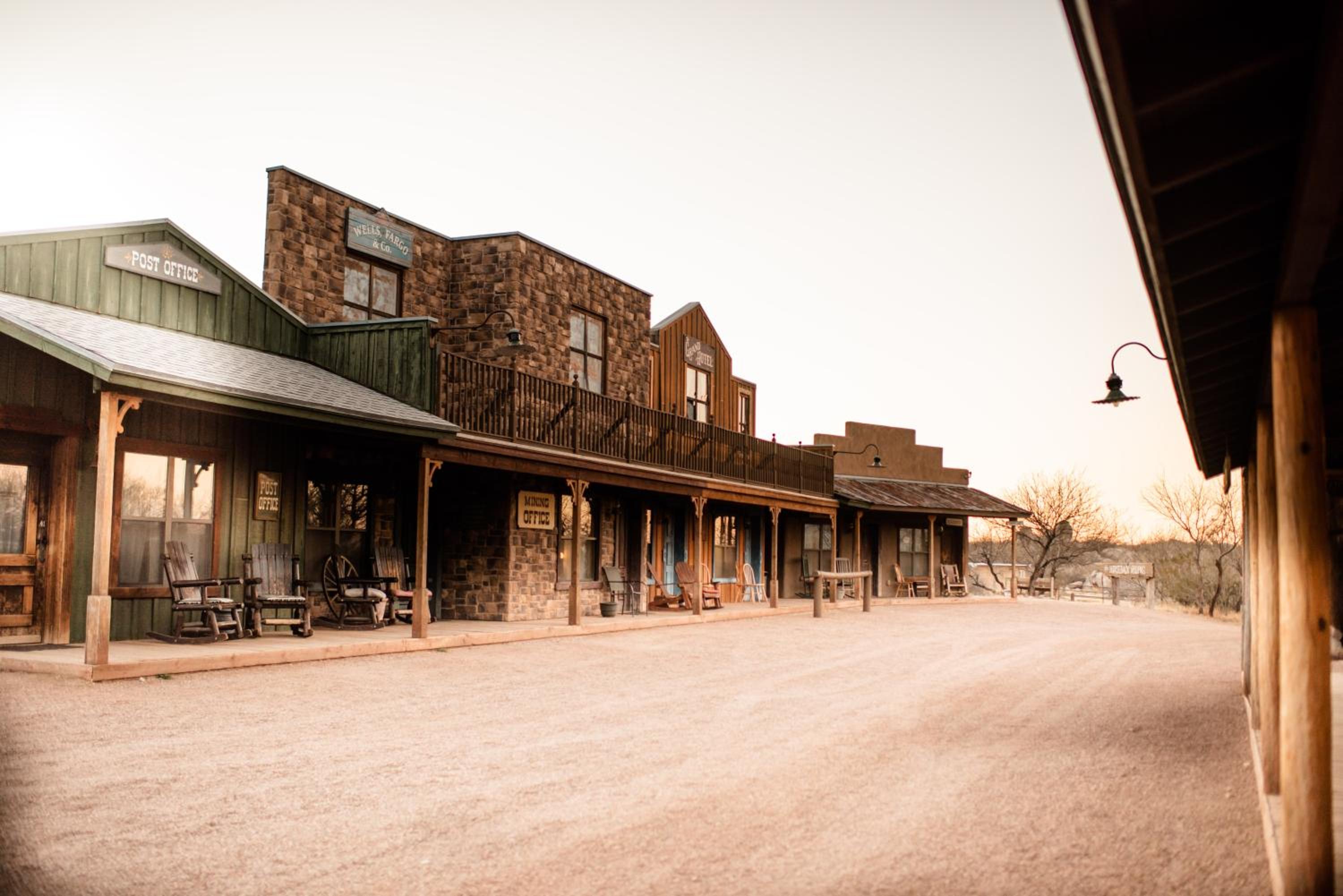 Tombstone Monument Guest Ranch