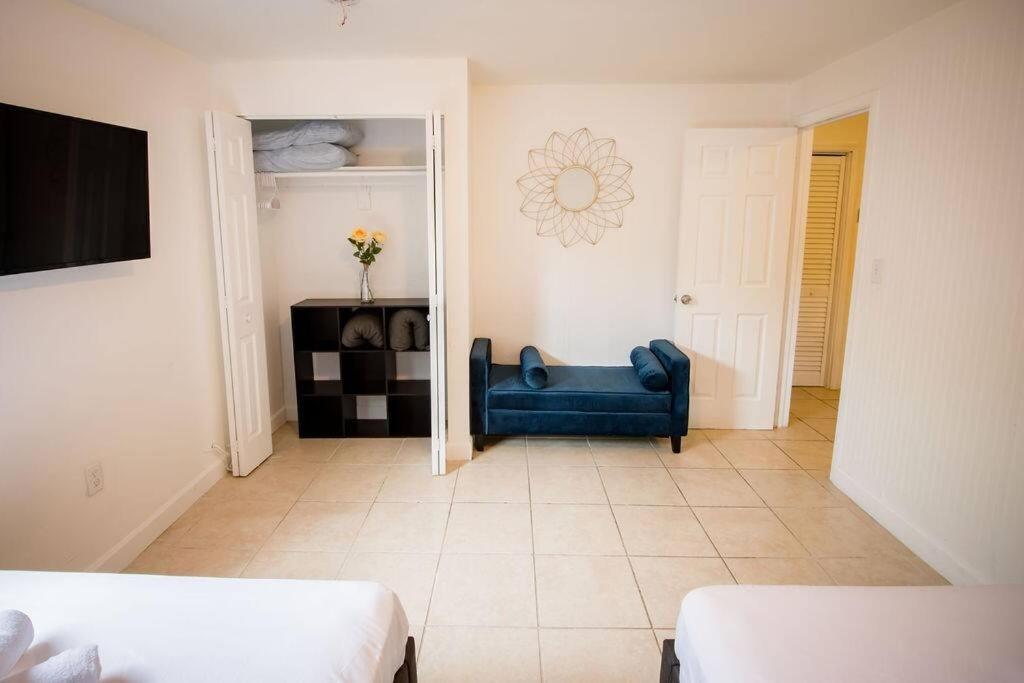 3 Bedroom Miami Home 15 Minutes to the Beach