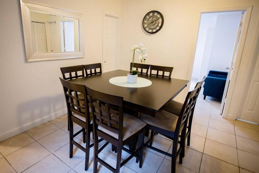 3 Bedroom Miami Home 15 Minutes to the Beach