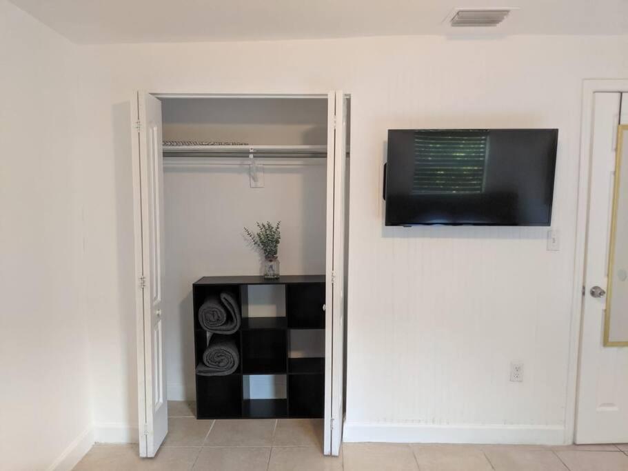 3 Bedroom Miami Home 15 Minutes to the Beach