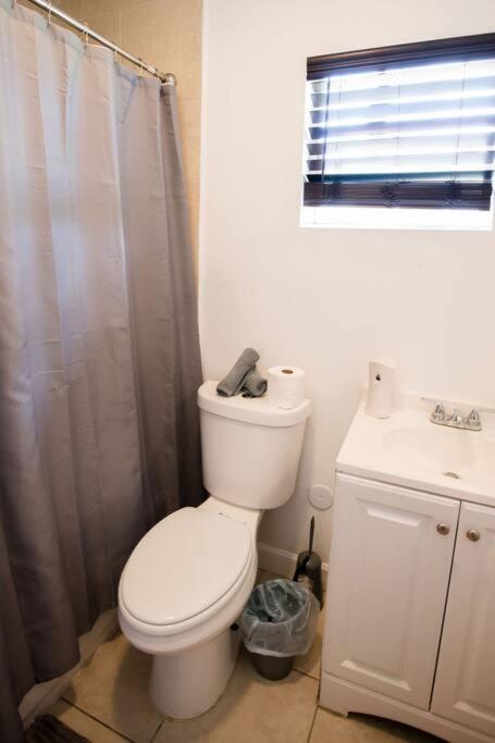 3 Bedroom Miami Home 15 Minutes to the Beach