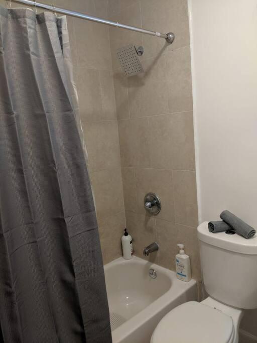 3 Bedroom Miami Home 15 Minutes to the Beach