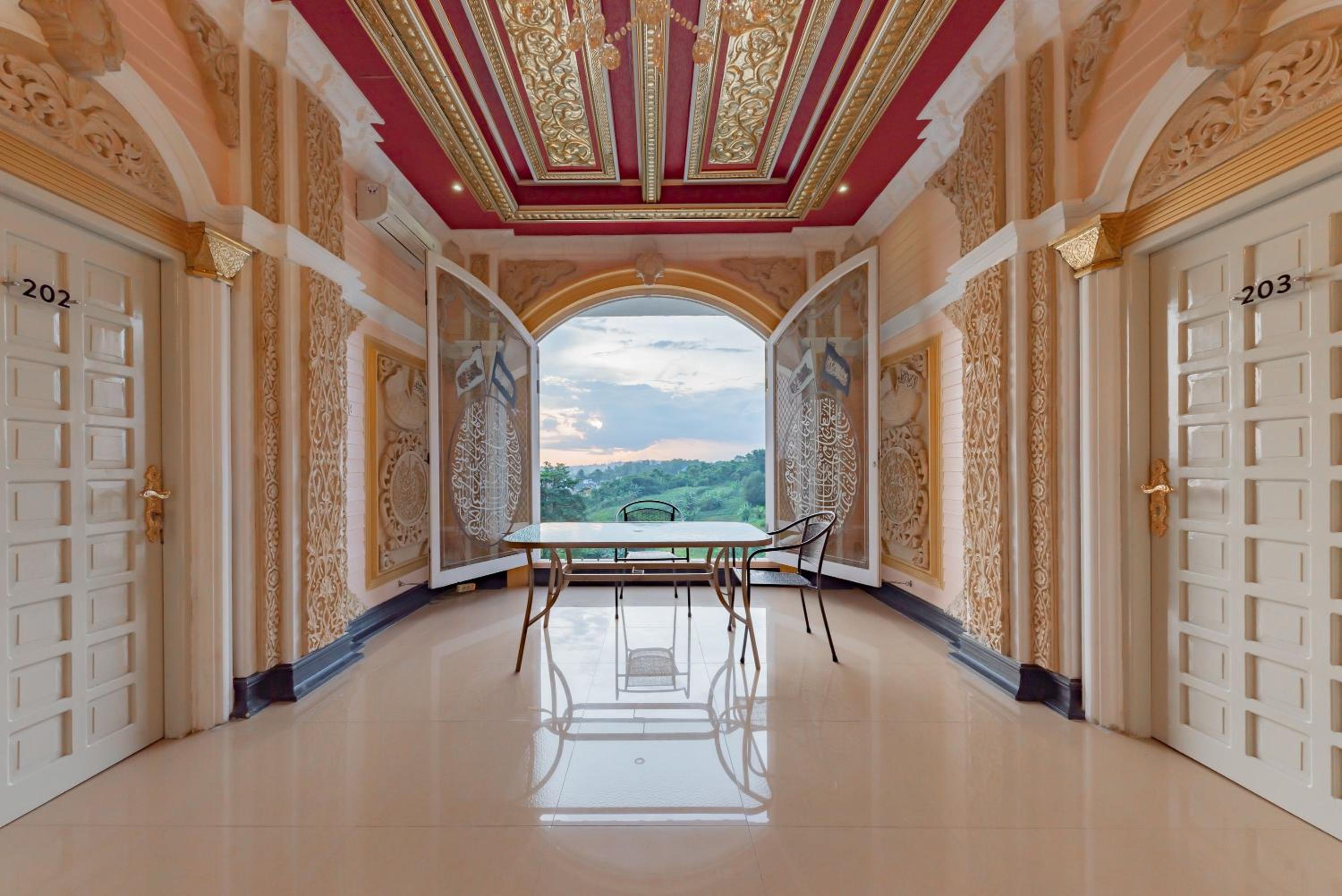 Hotel Urbanview Palace Syariah Balikpapan by RedDoorz - Image 1