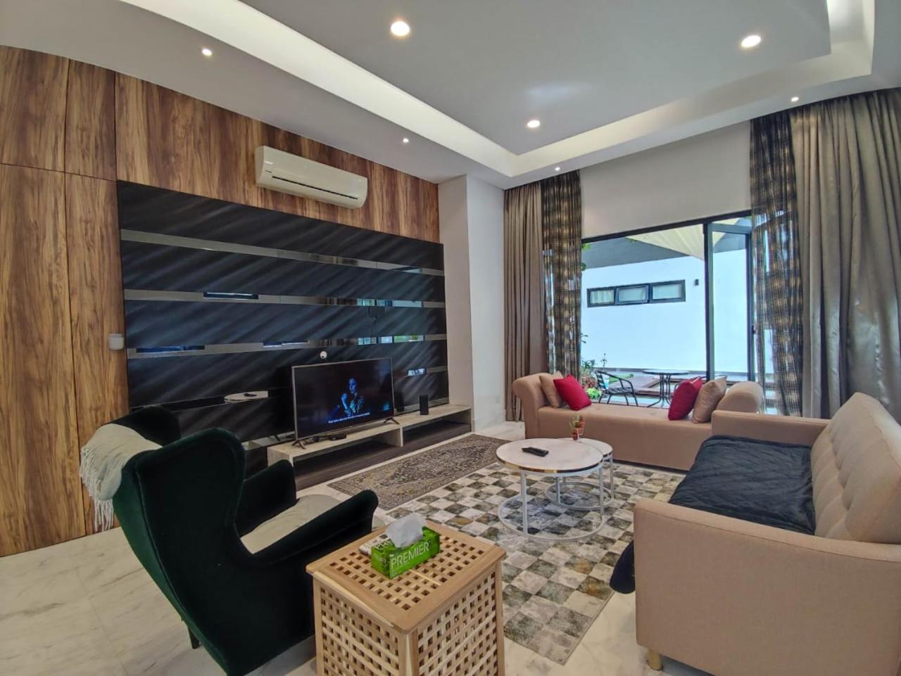 Bunga Raya Villa By Malvacae Homestays Shah Alam photo 1