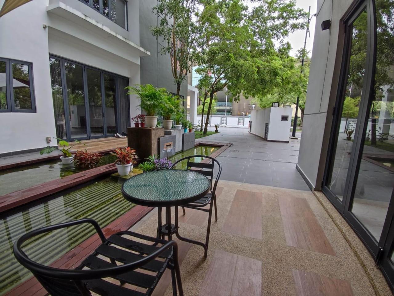 Bunga Raya Villa By Malvacae Homestays Shah Alam photo 6