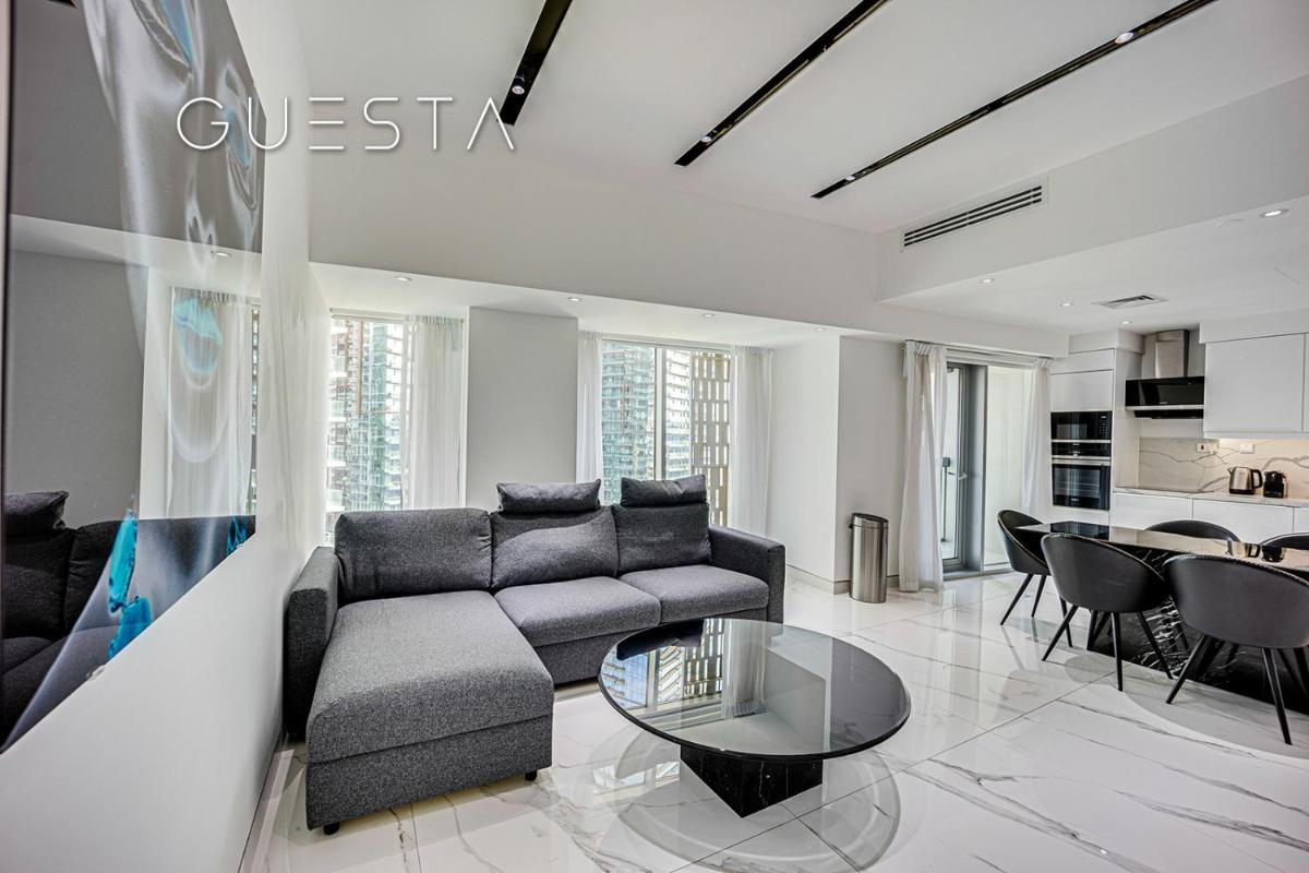 Cayan Tower, Dubai Marina