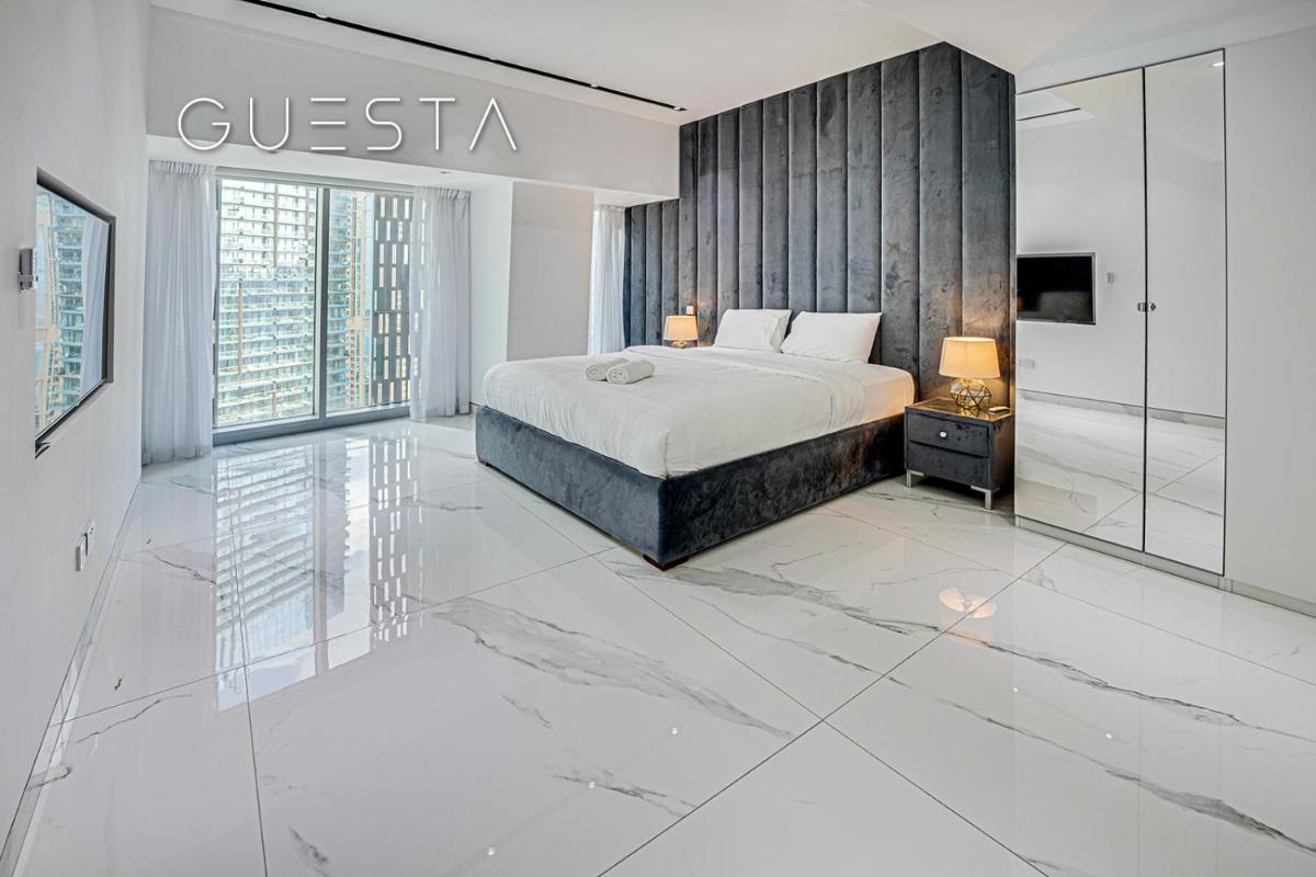Cayan Tower, Dubai Marina