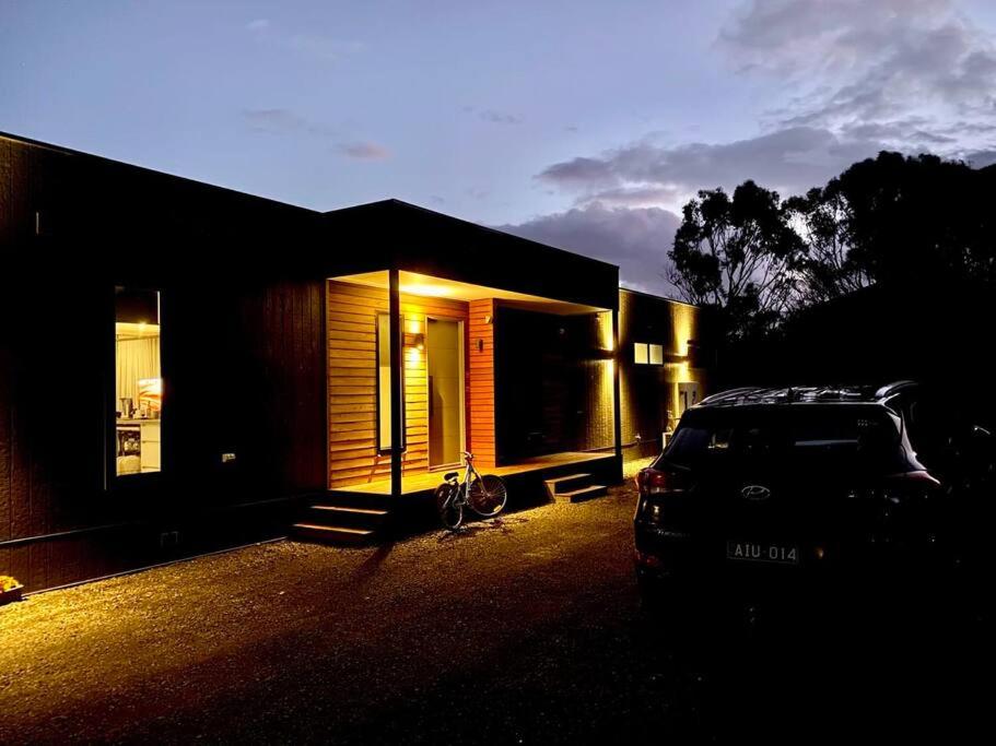 Wamoon Retreat Apartment Luxury Gateway to Wilsons Prom